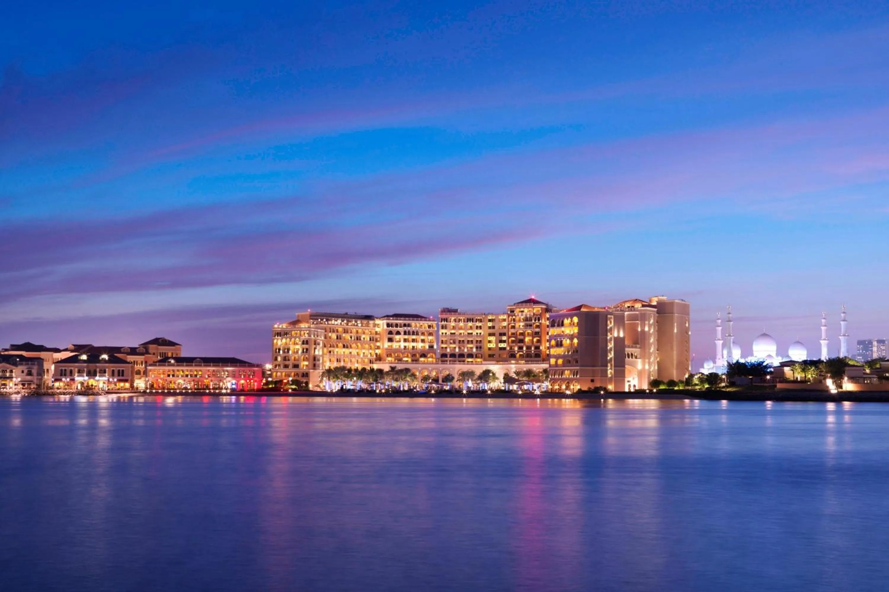 Property building in The Ritz-Carlton Abu Dhabi, Grand Canal