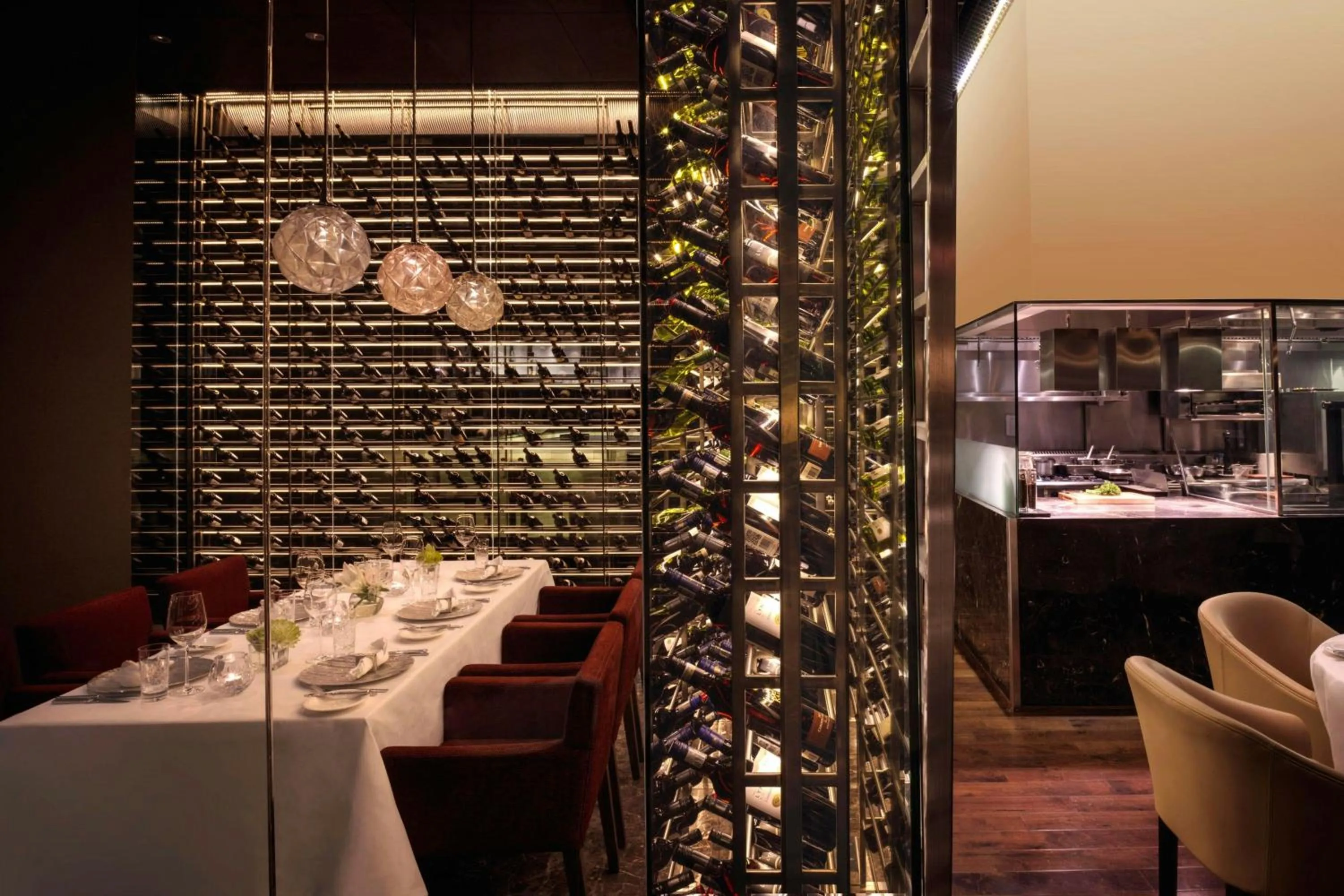 Restaurant/places to eat in The Ritz-Carlton Abu Dhabi, Grand Canal