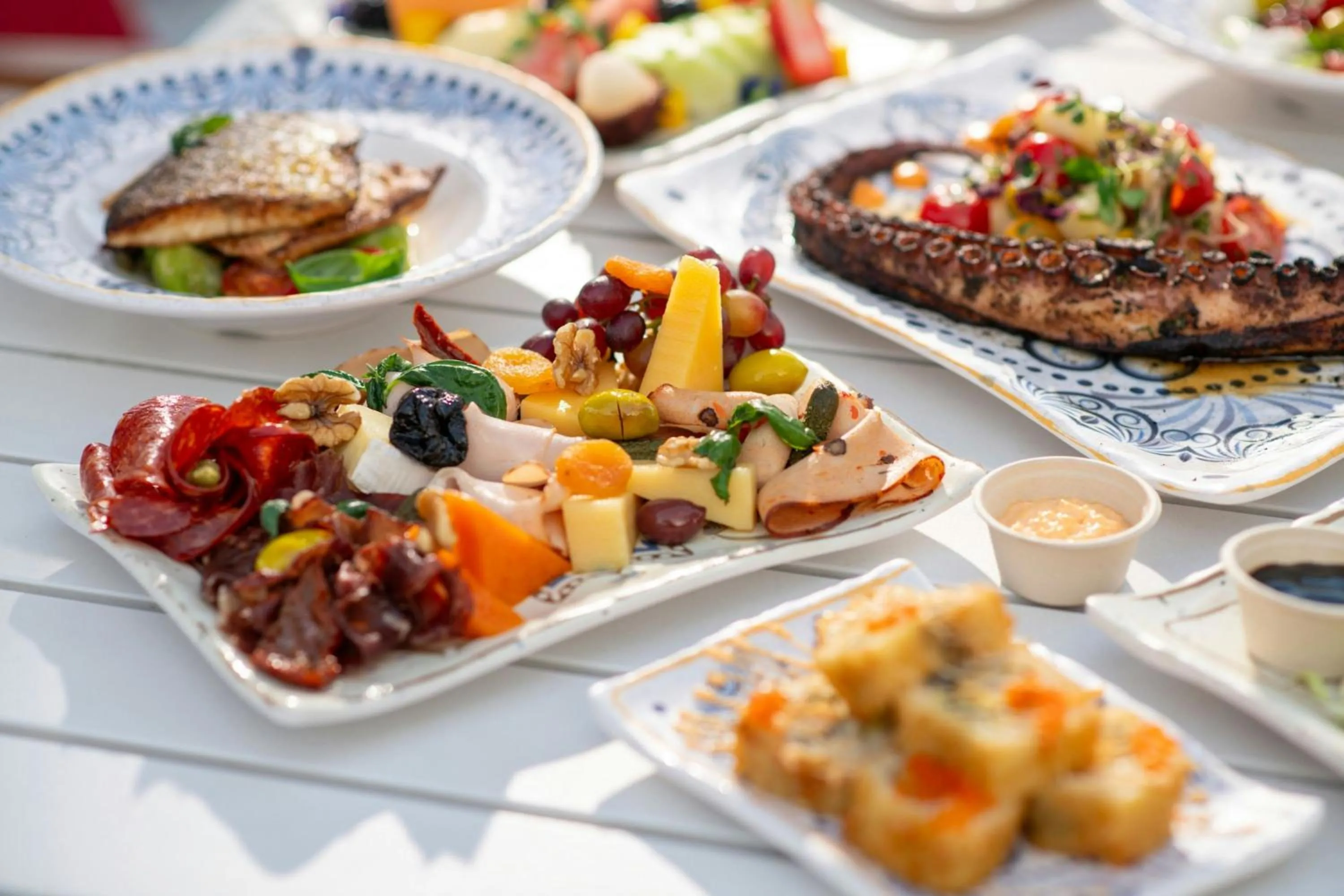 Restaurant/places to eat in The Ritz-Carlton Abu Dhabi, Grand Canal