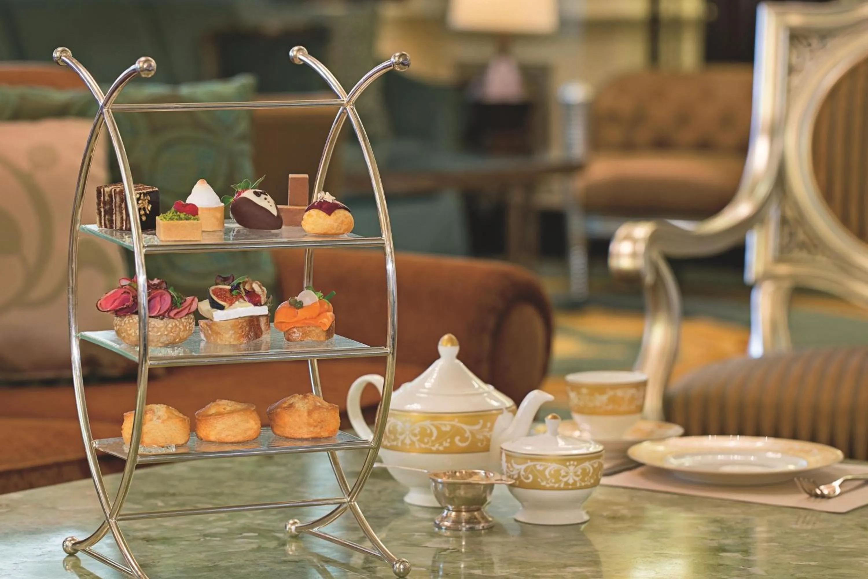 Restaurant/places to eat in The Ritz-Carlton Abu Dhabi, Grand Canal