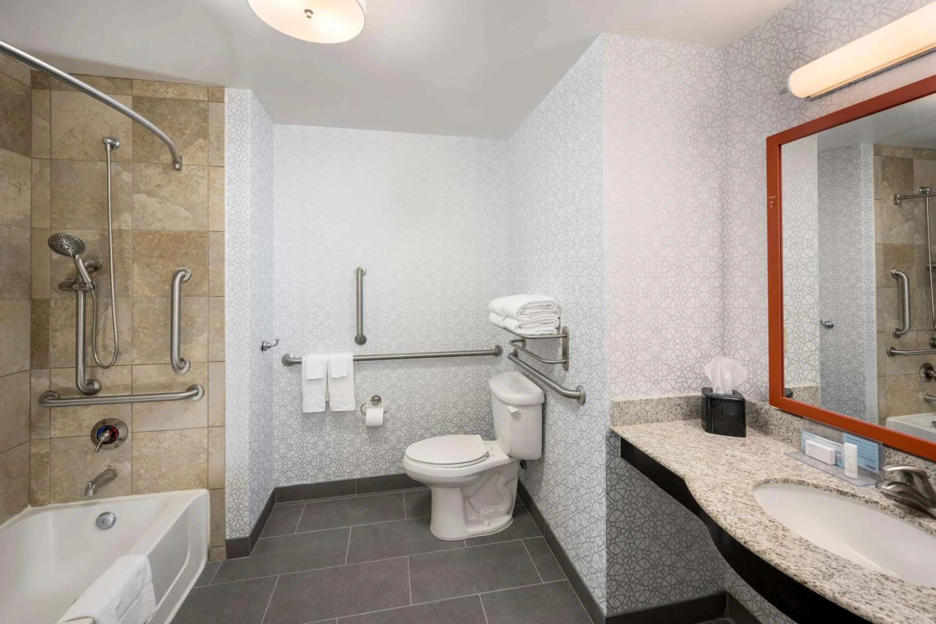 Bathroom in Hampton Inn & Suites Phoenix North/Happy Valley