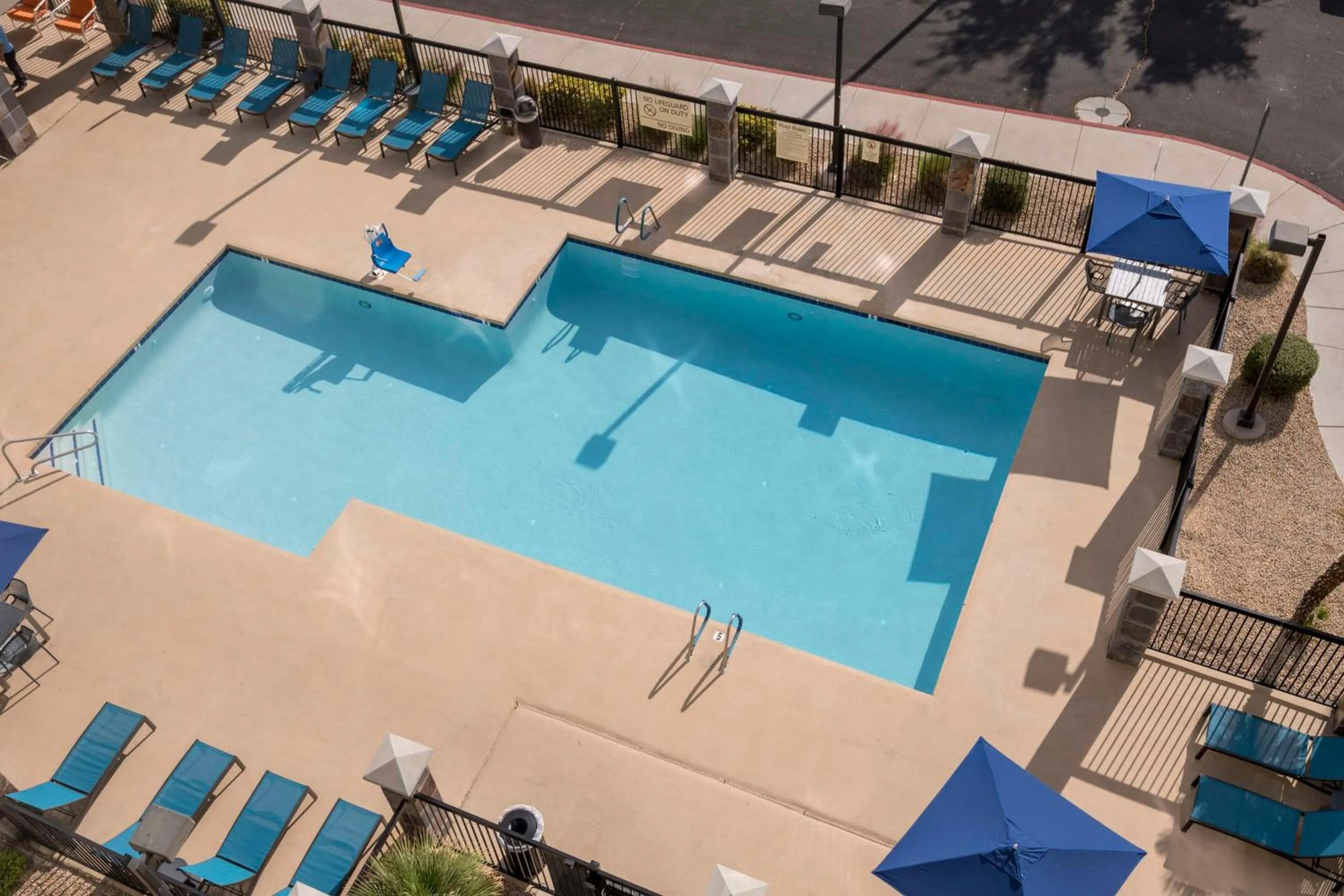 Pool view in Hampton Inn & Suites Phoenix North/Happy Valley