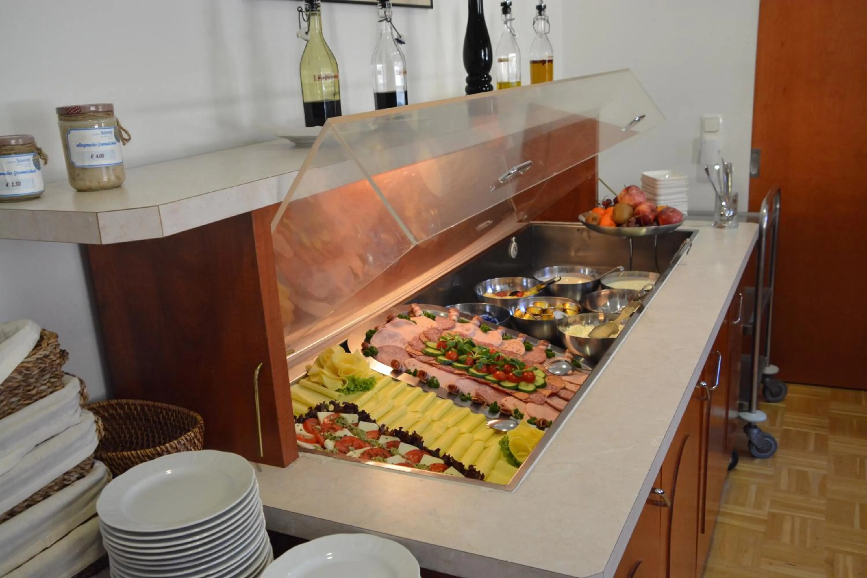 Buffet breakfast in Gasthof Sonne