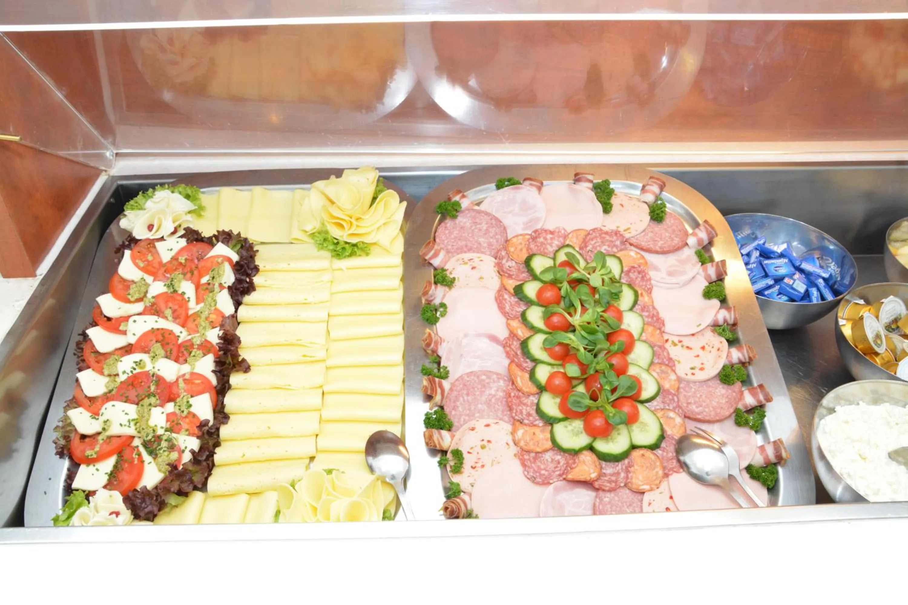 Buffet breakfast in Gasthof Sonne