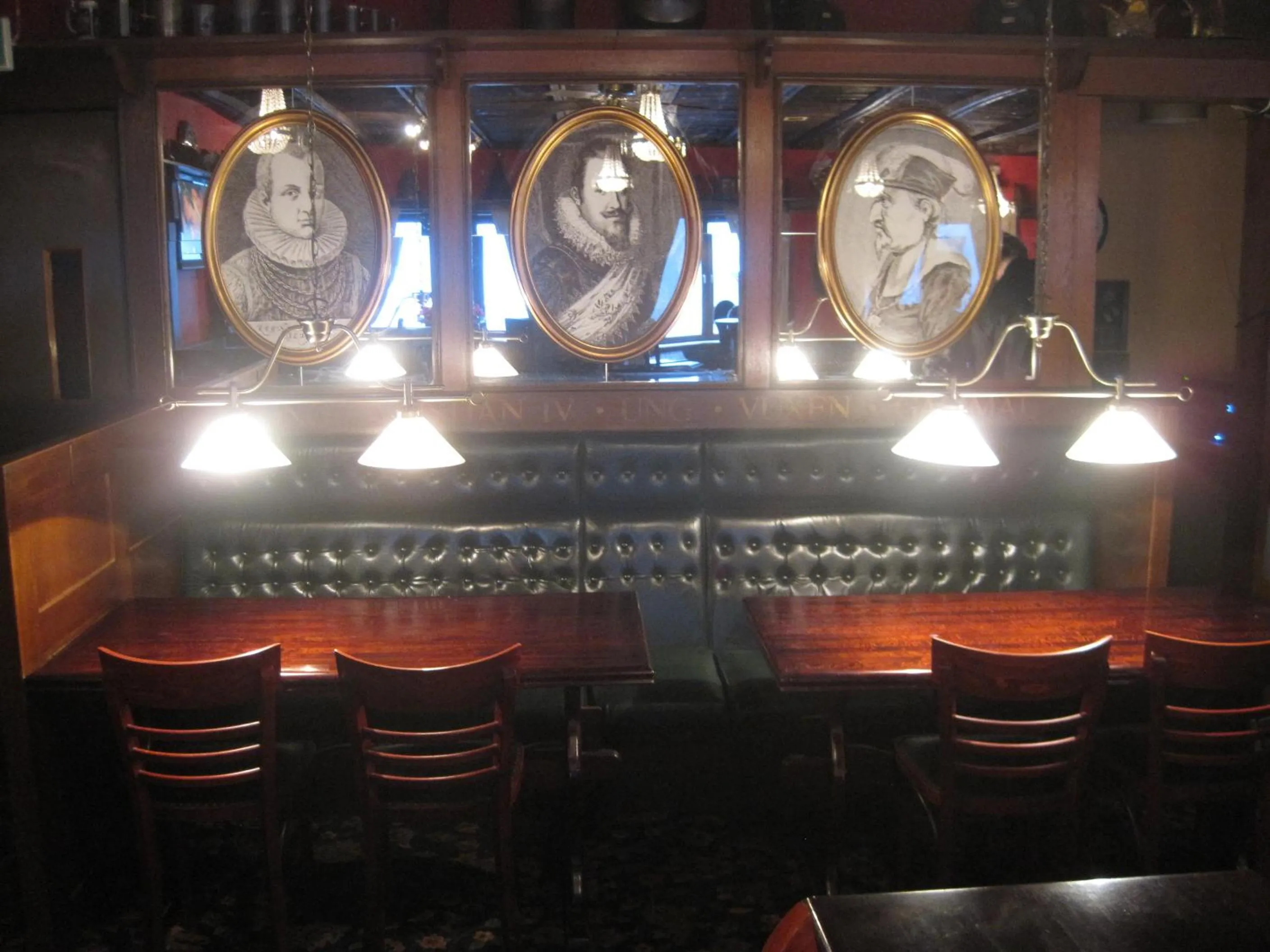 Restaurant/places to eat in Hotell Kong Christian