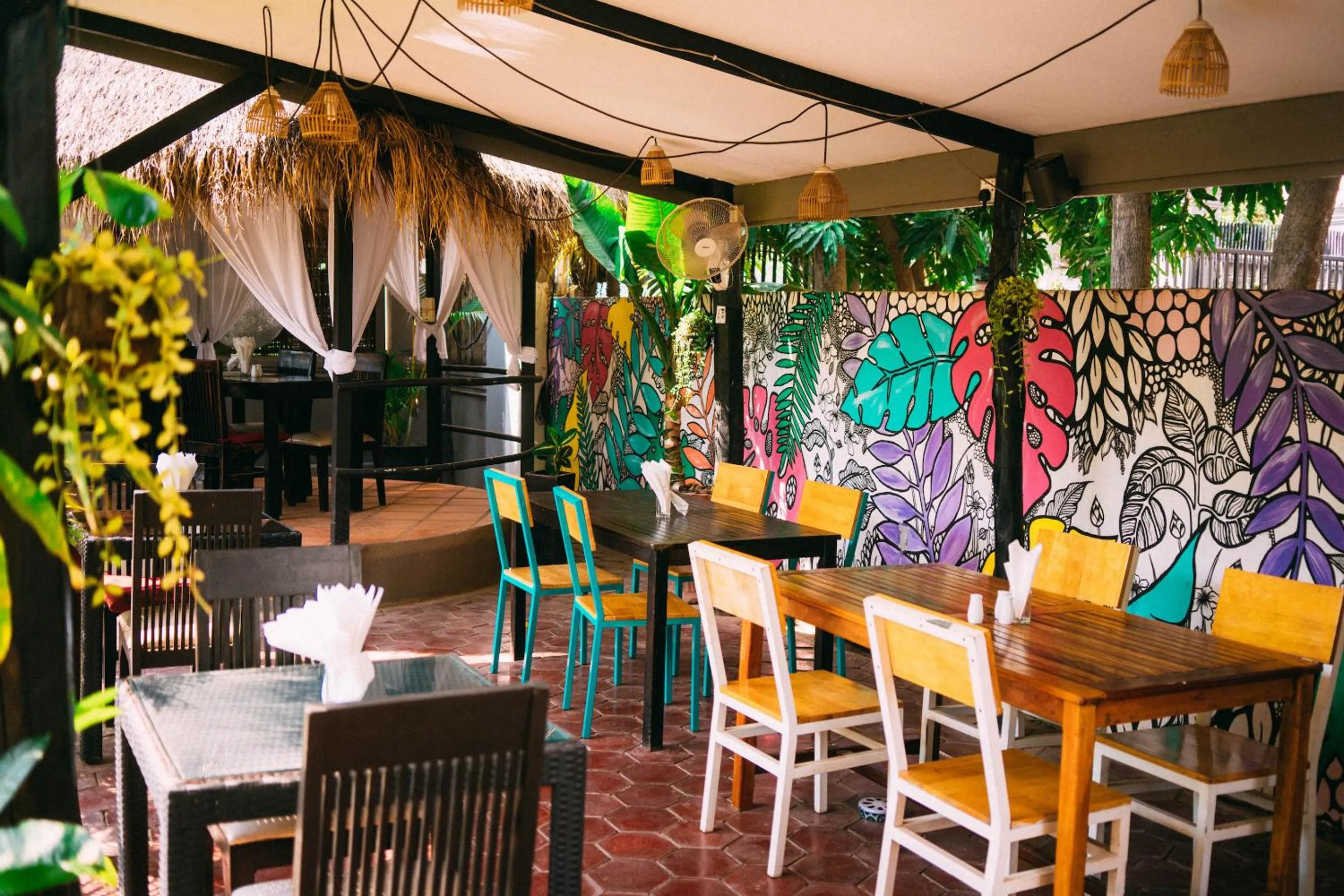 Restaurant/places to eat in Baby Elephant Boutique Hotel