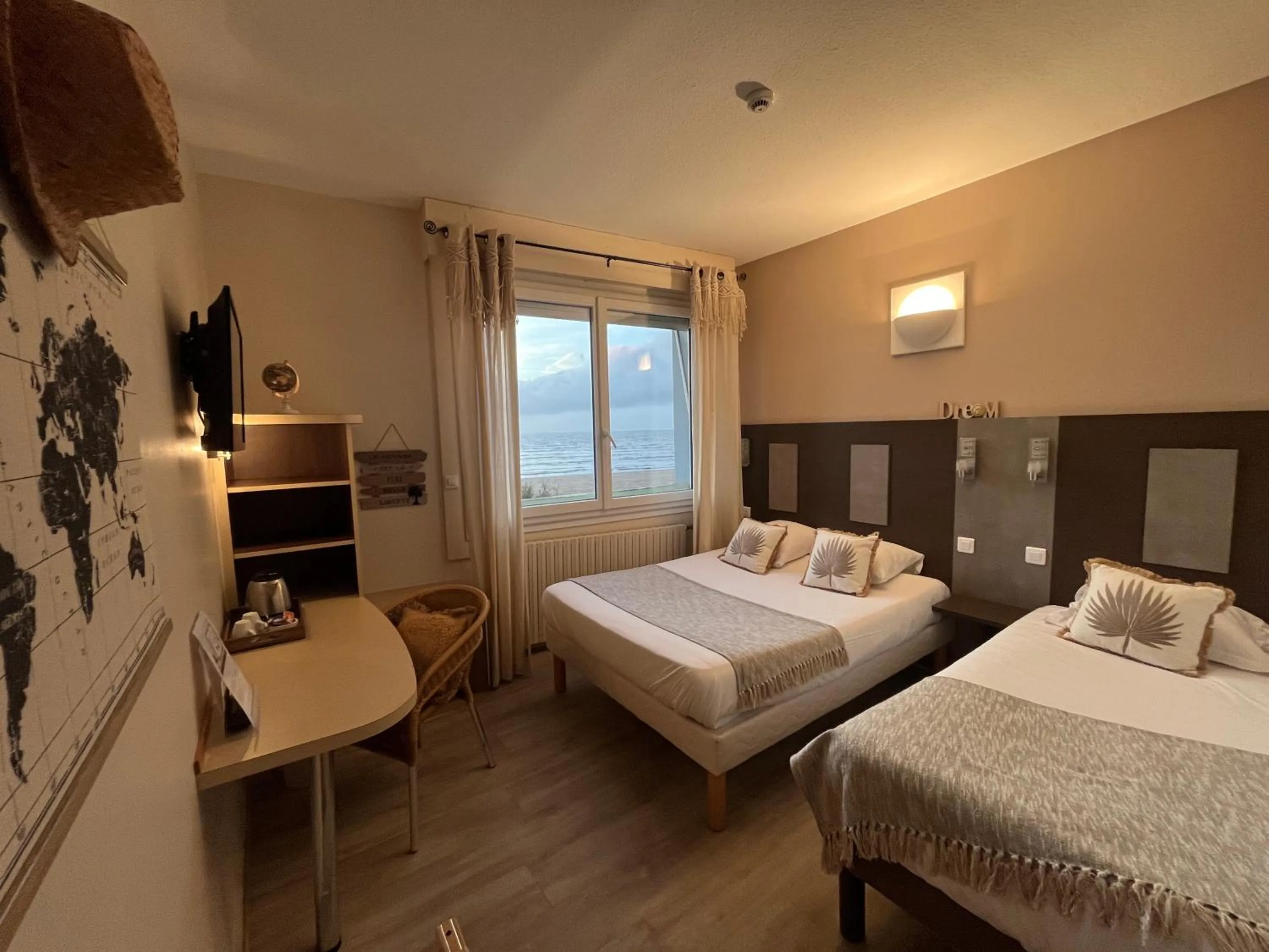 Bed in L'Acadie Brasserie Plage