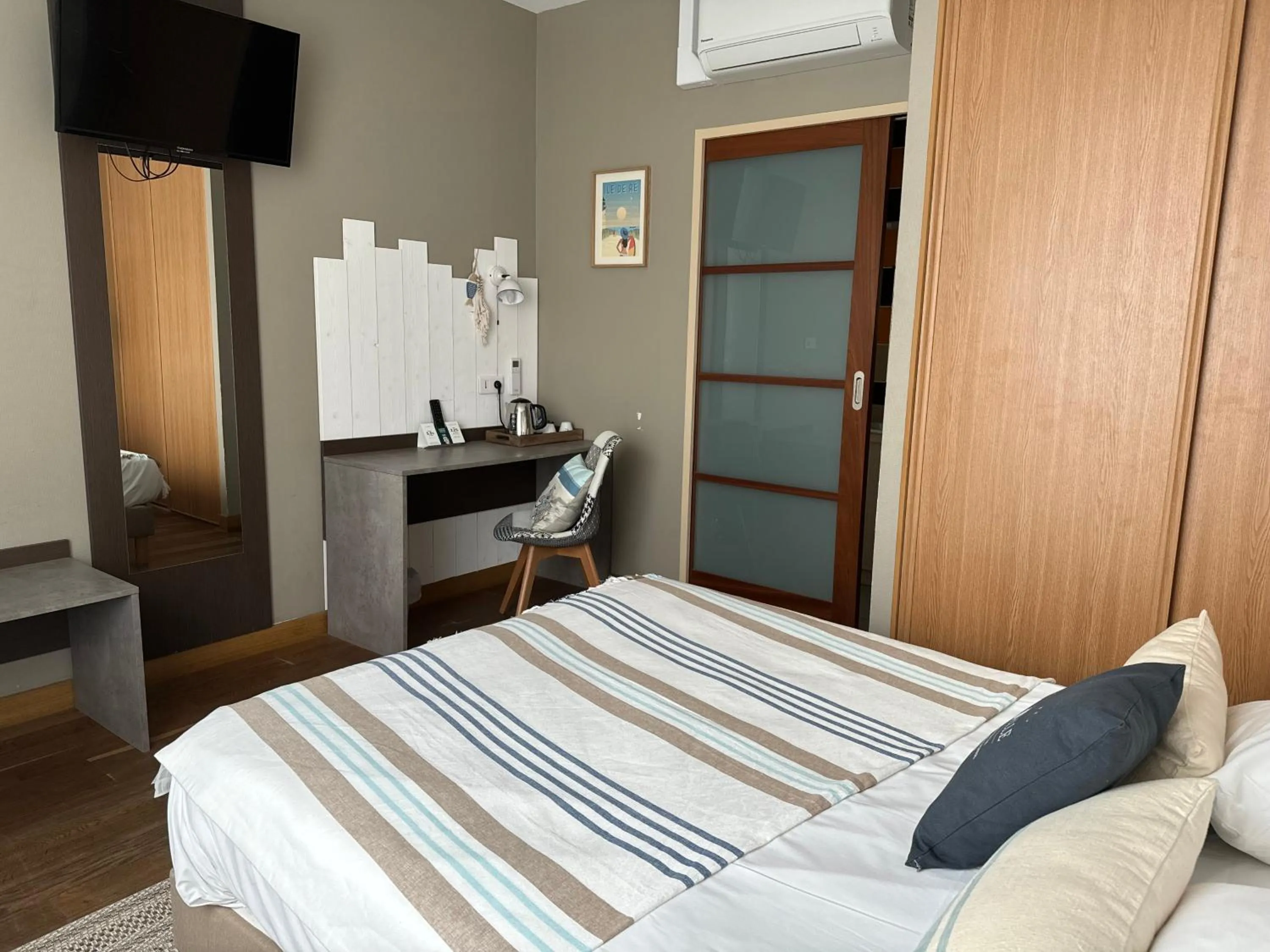 Bed in L'Acadie Brasserie Plage