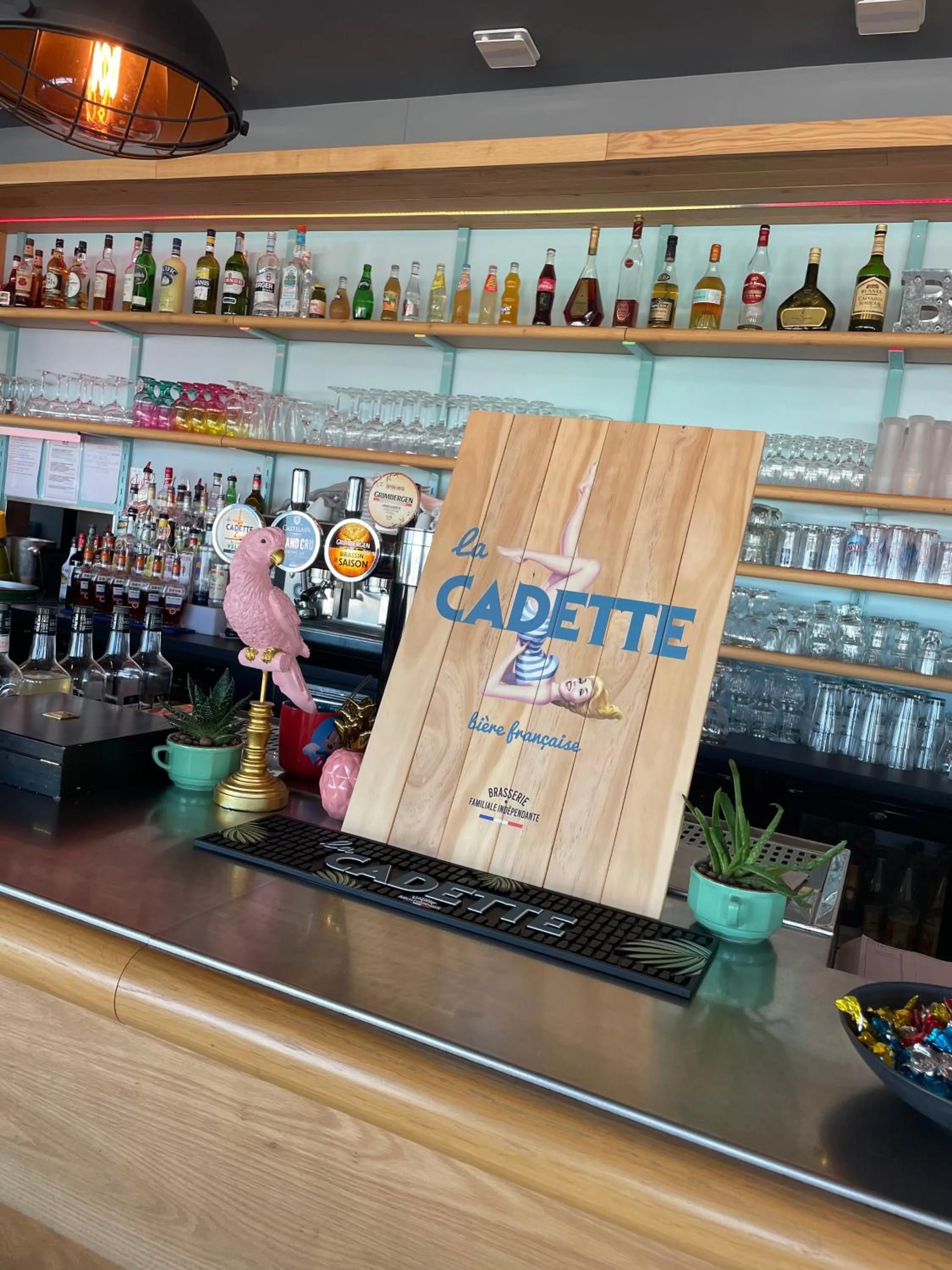 Restaurant/places to eat in L'Acadie Brasserie Plage