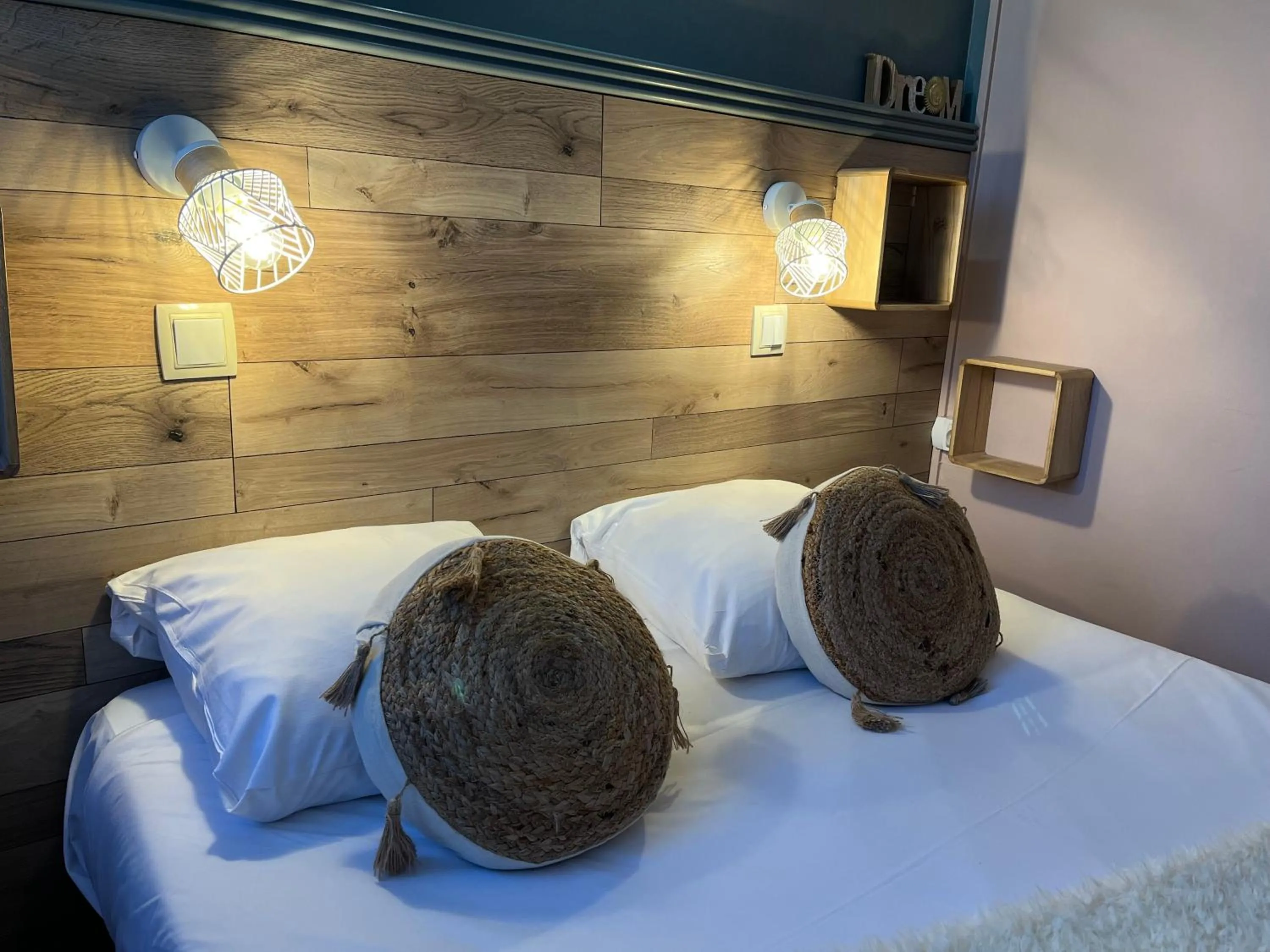 Bed in L'Acadie Brasserie Plage