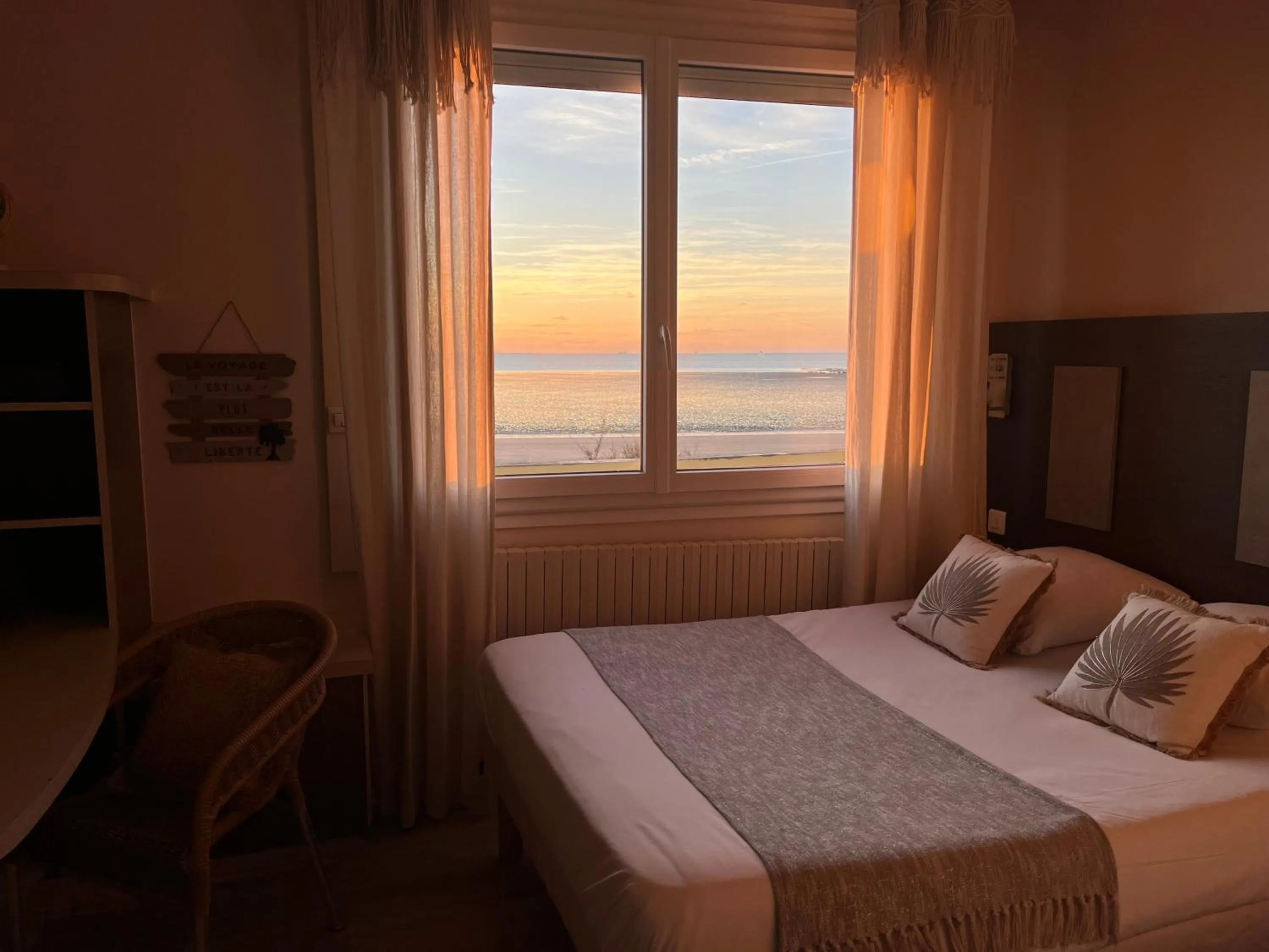 Bed in L'Acadie Brasserie Plage