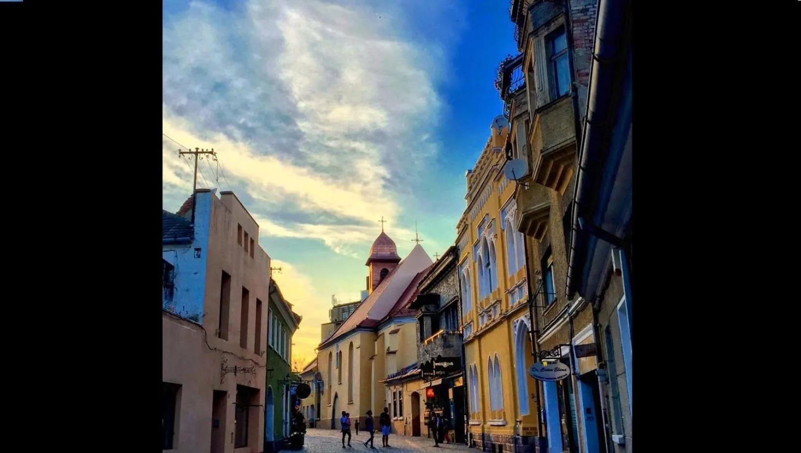 Facade/entrance in Aki Apartment