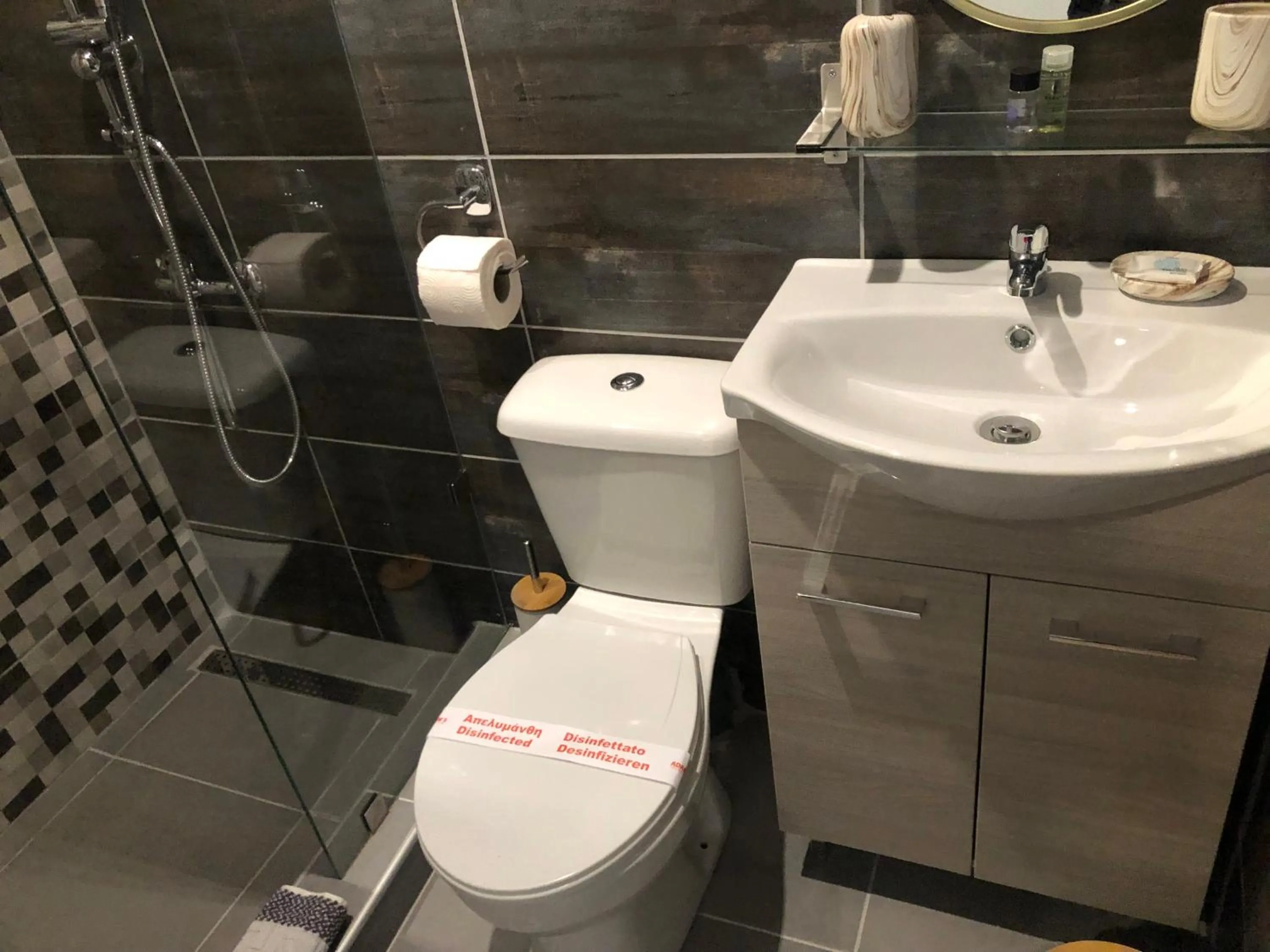 Shower in Ammos Hotel