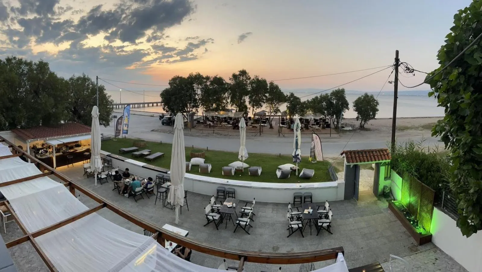 Restaurant/places to eat in Ammos Hotel