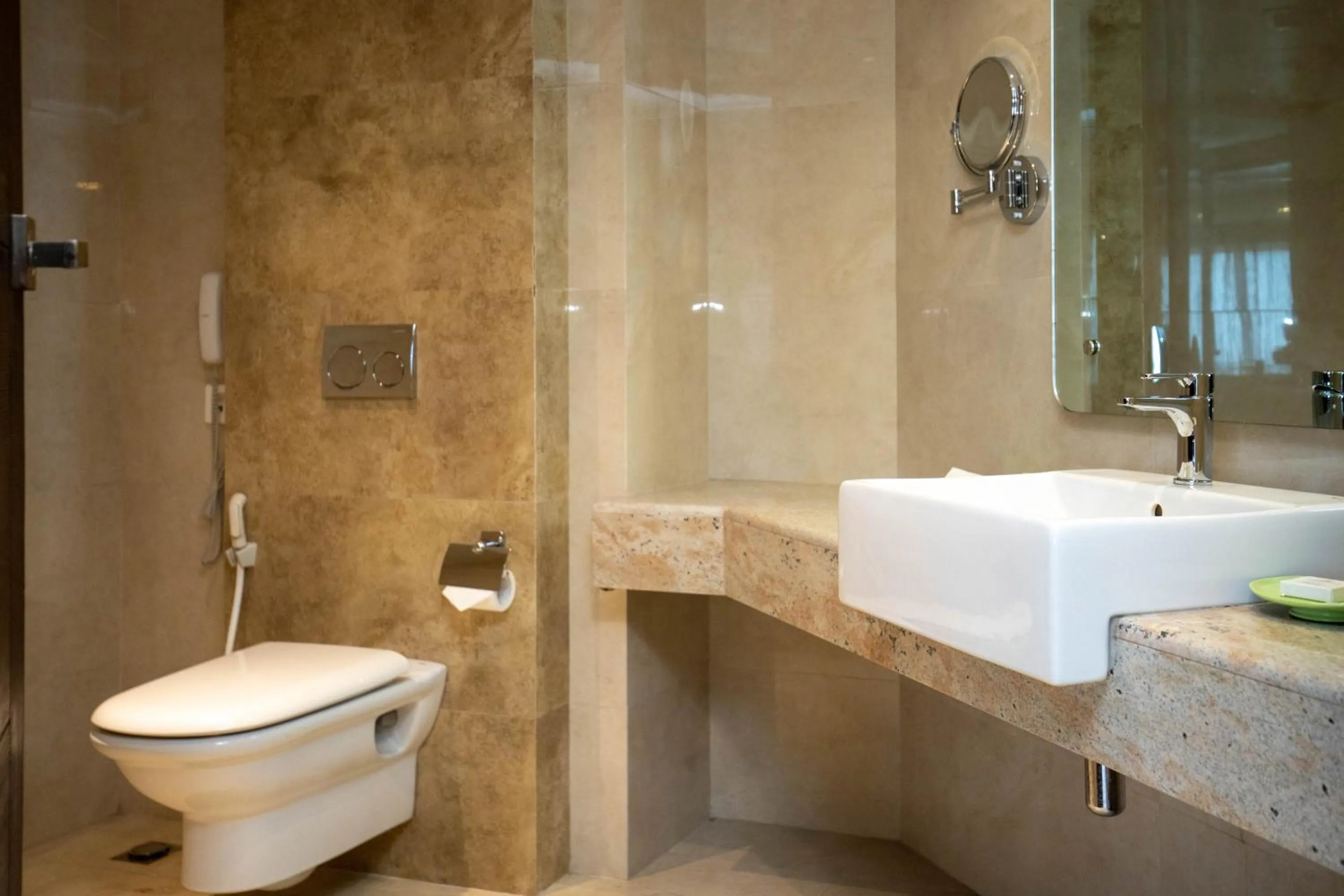 Toilet in Hotel Crowne Imperial