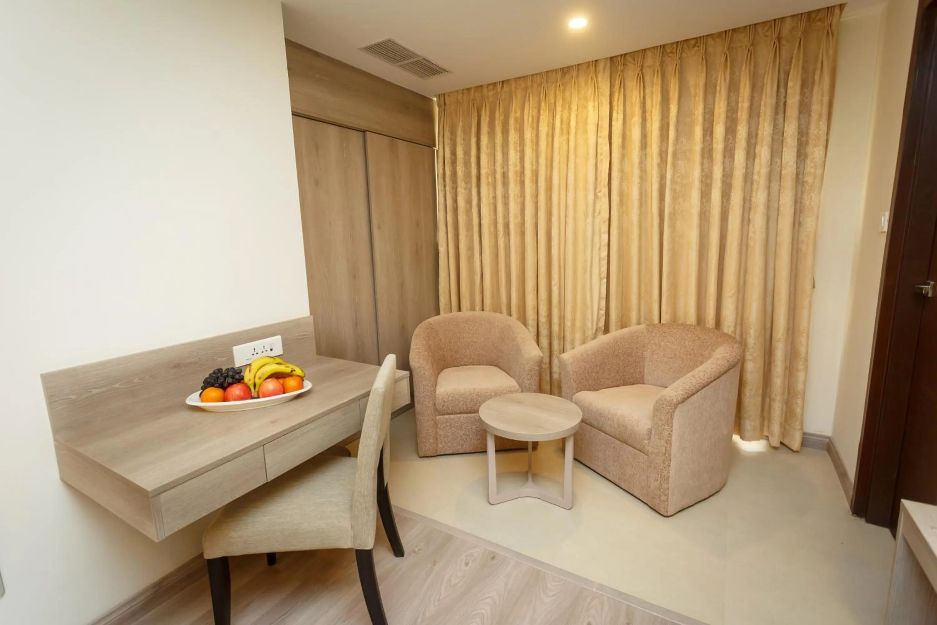 Living room in Hotel Crowne Imperial