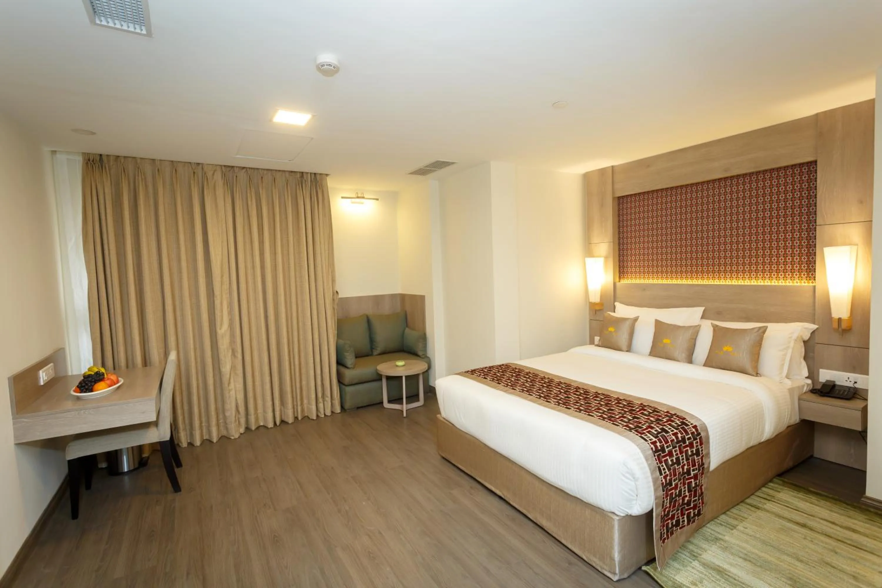 Bedroom, Bed in Hotel Crowne Imperial