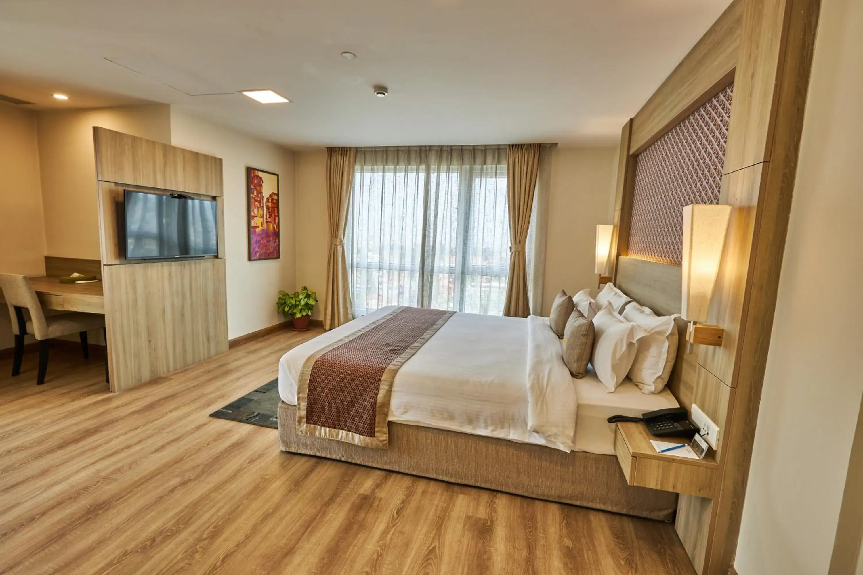 Deluxe Suite - single occupancy in Hotel Crowne Imperial Deluxe Suite - single occupancy in Hotel Crowne Imperial