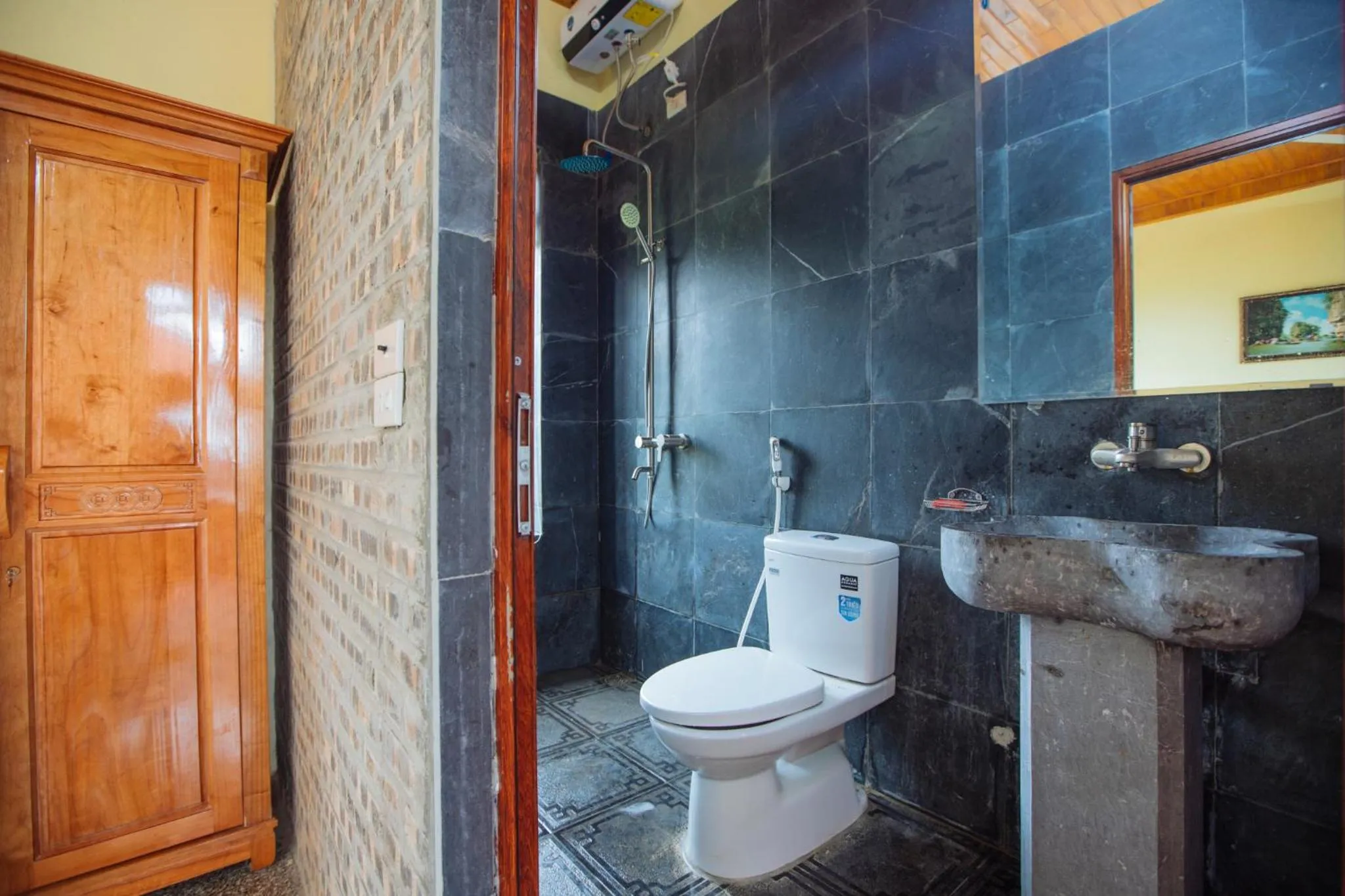 Shower in Hang Mua Homestay