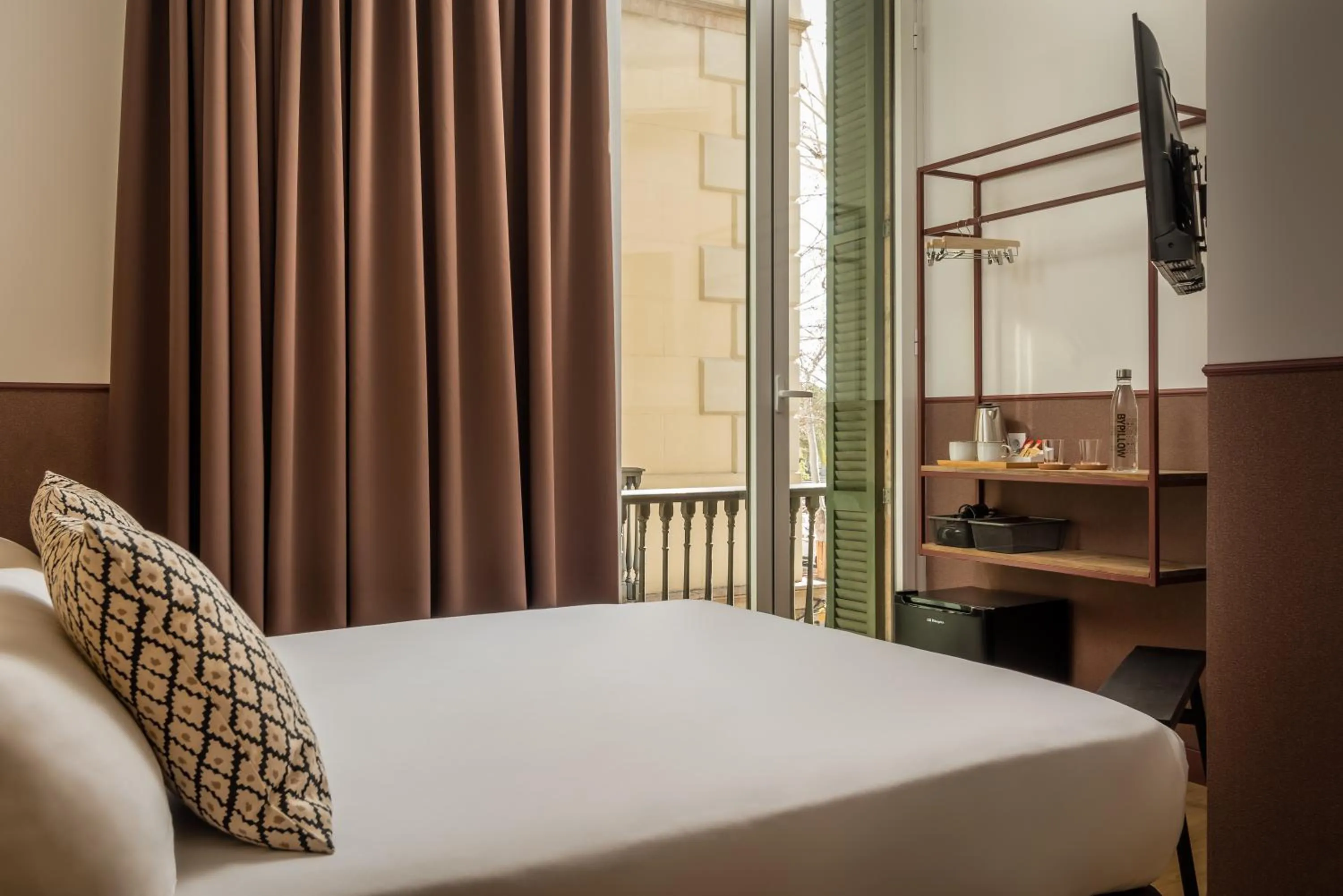 Bed in BYPILLOW Ramblas