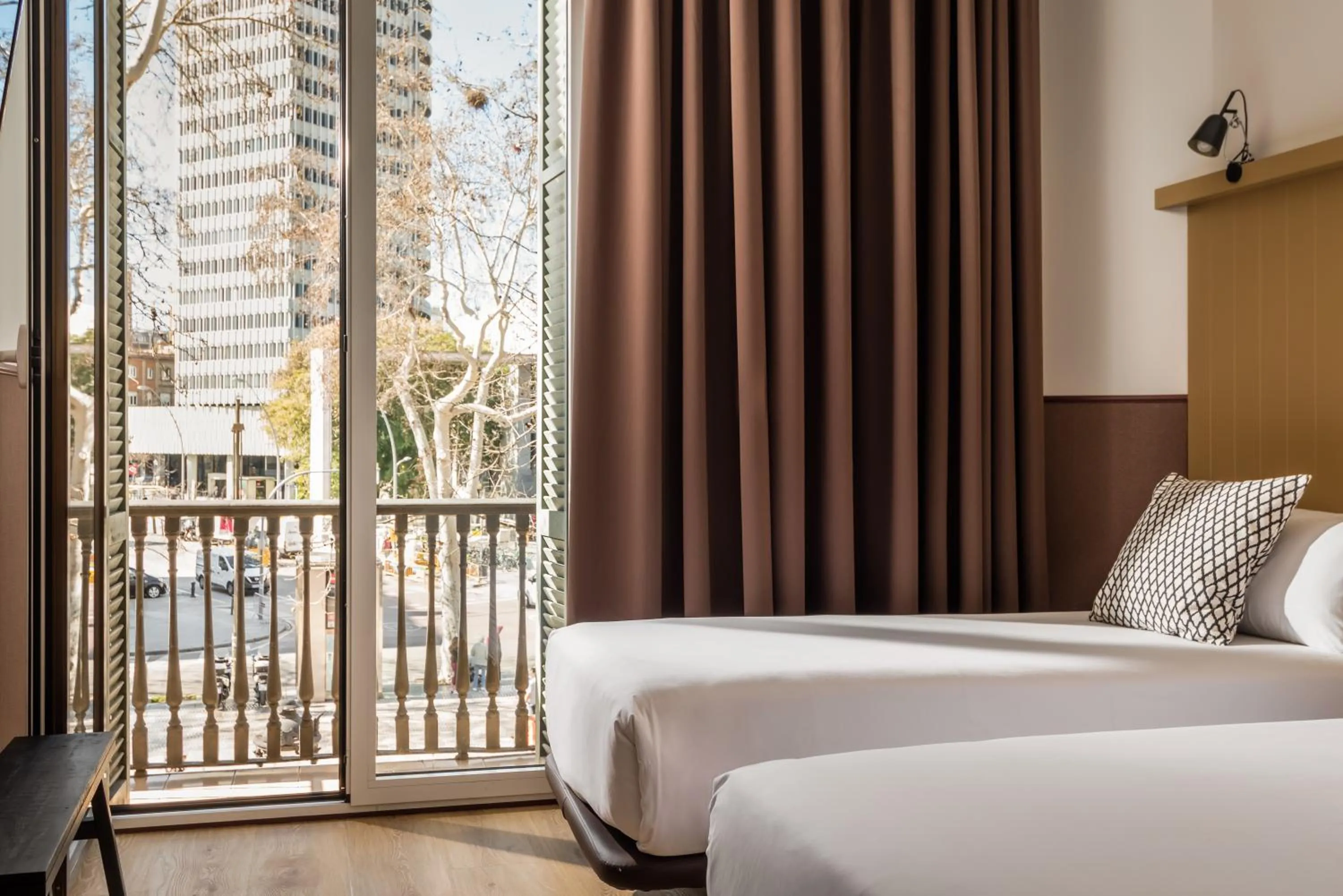 Bed in BYPILLOW Ramblas