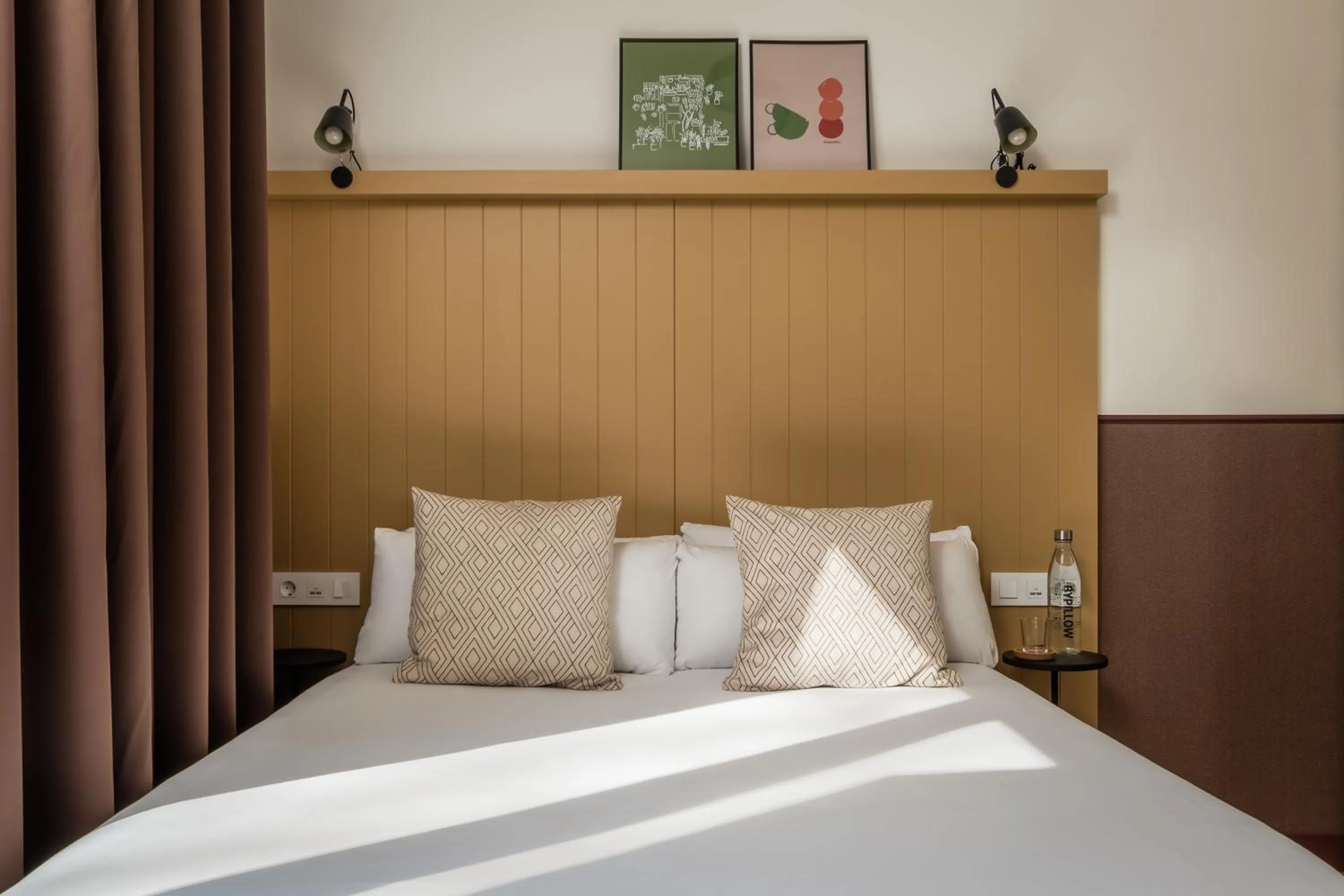 Bed in BYPILLOW Ramblas