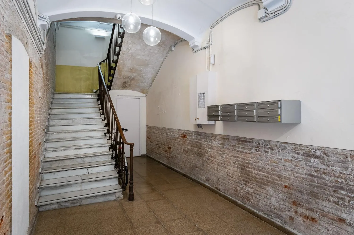 Property building in BYPILLOW Ramblas