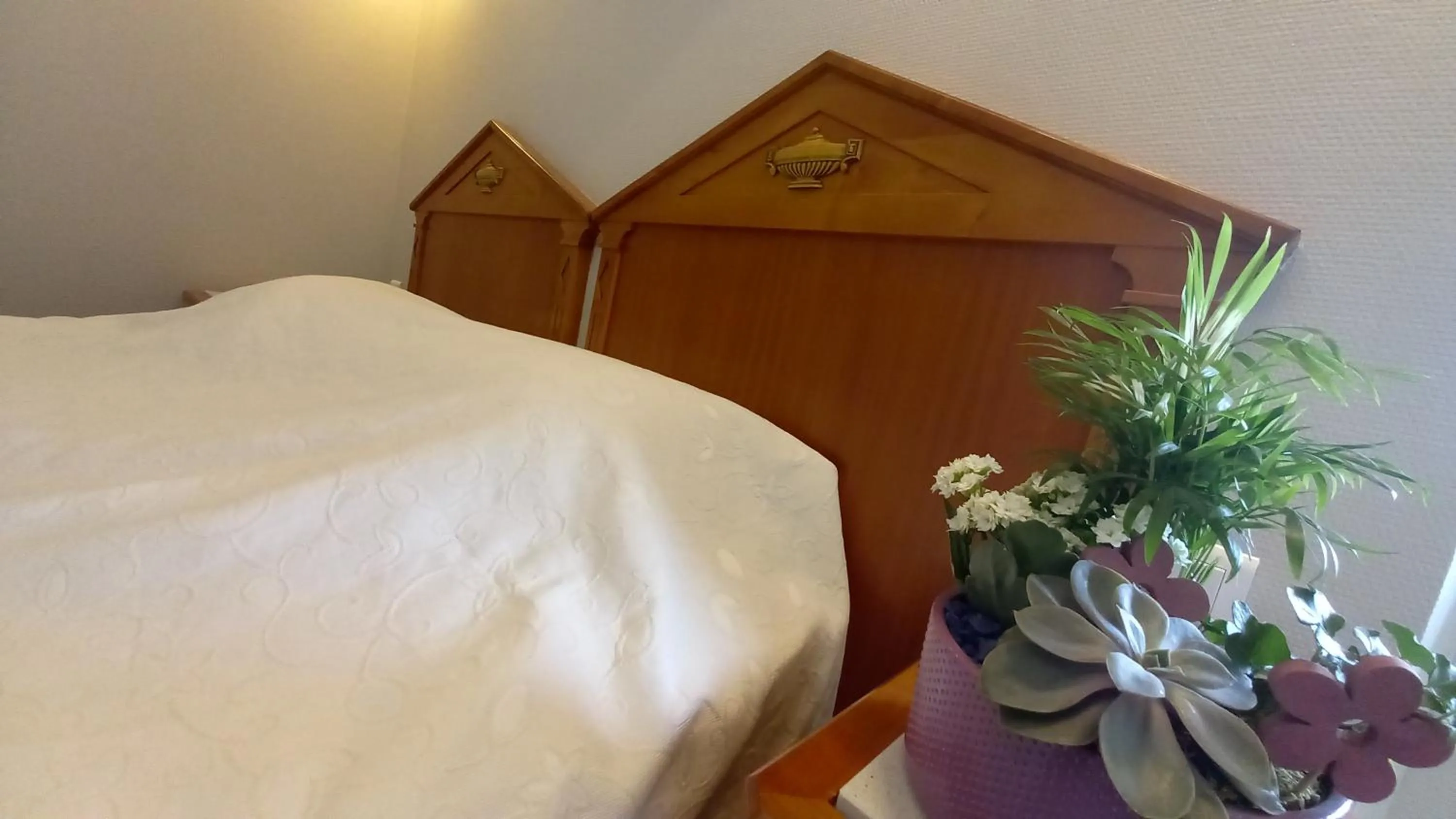 Bed in Logis Hôtel & Restaurant du Chemin des Dames