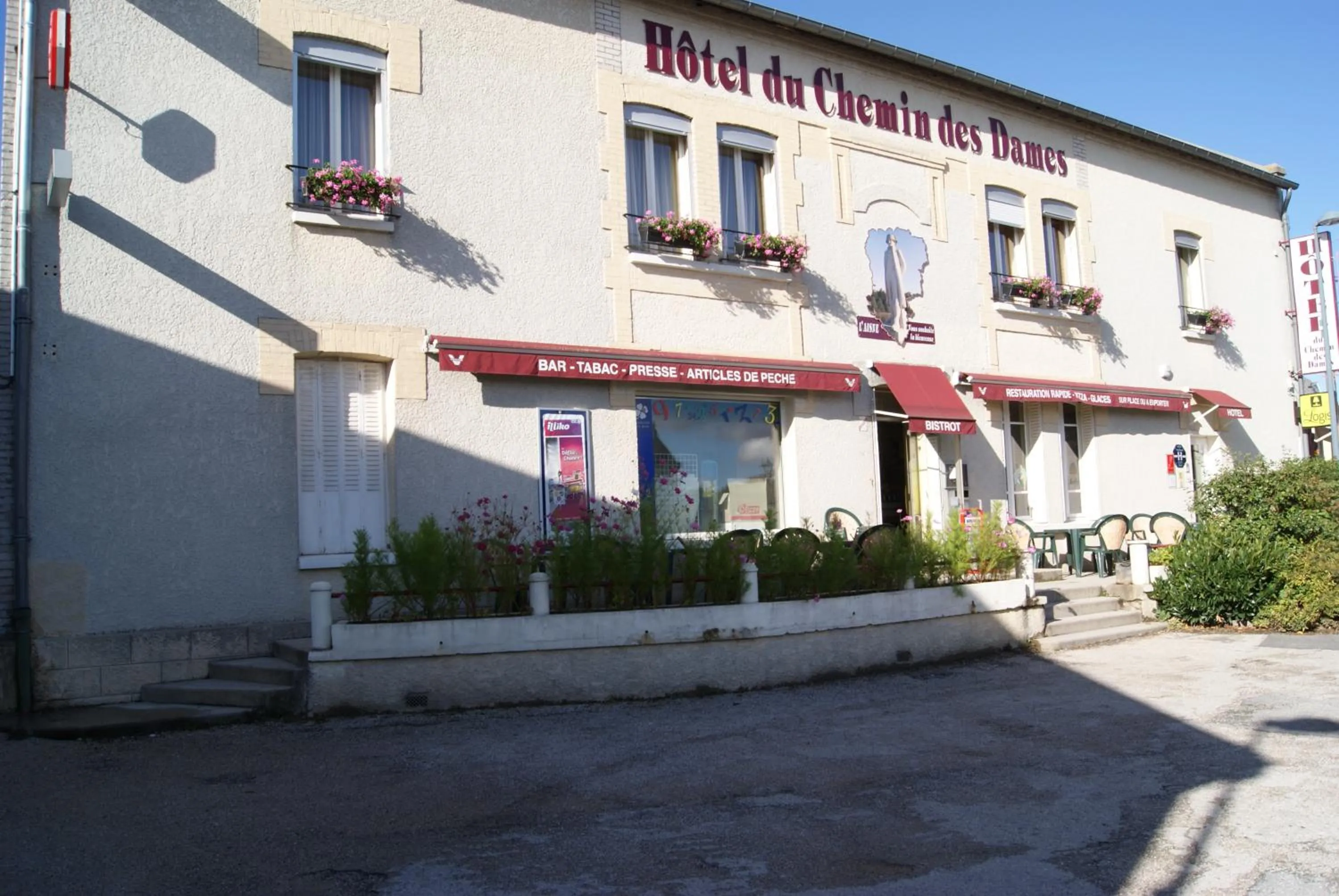 Restaurant/places to eat in Logis Hôtel & Restaurant du Chemin des Dames