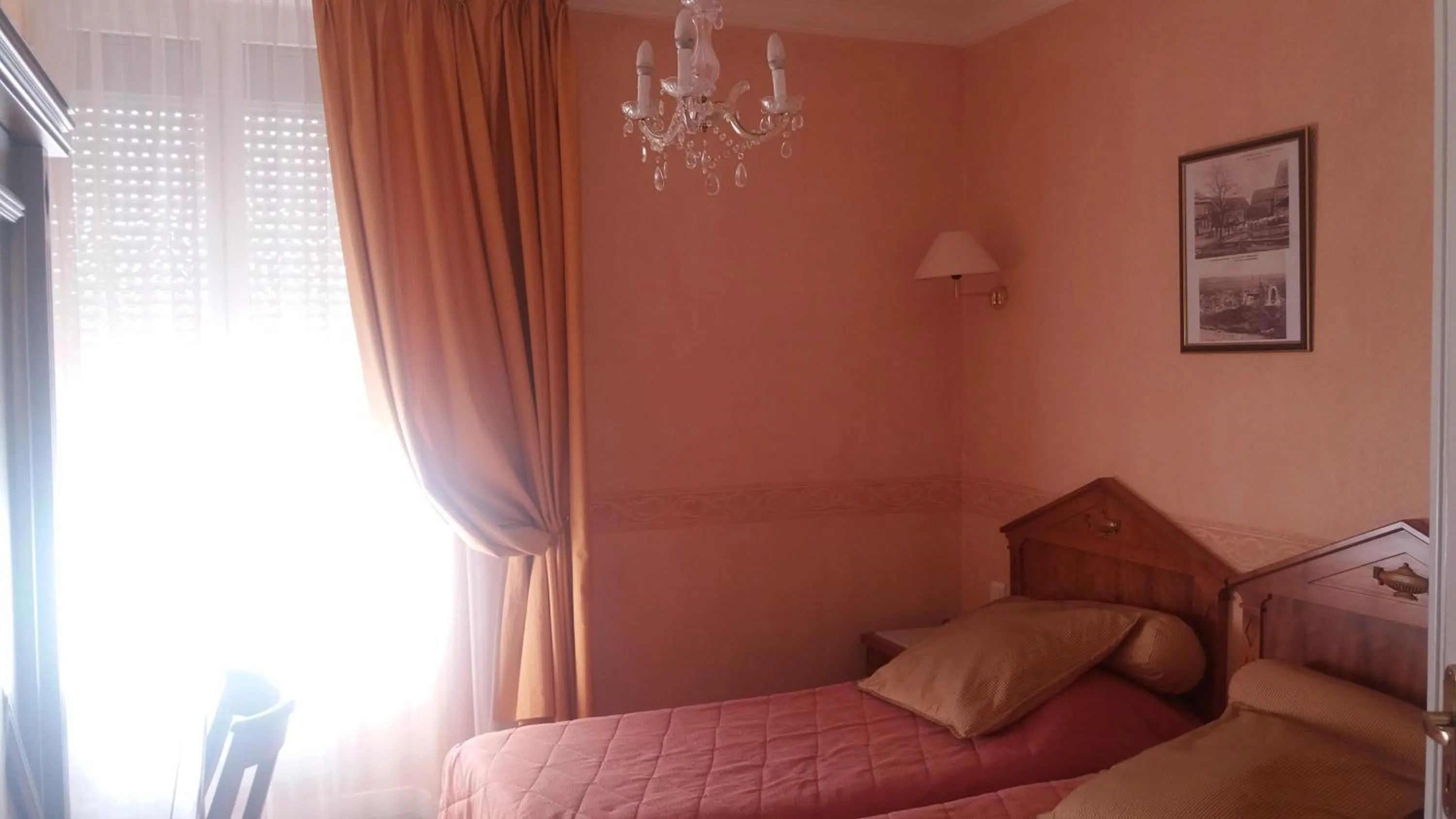 City view, Bed in Logis Hôtel & Restaurant du Chemin des Dames