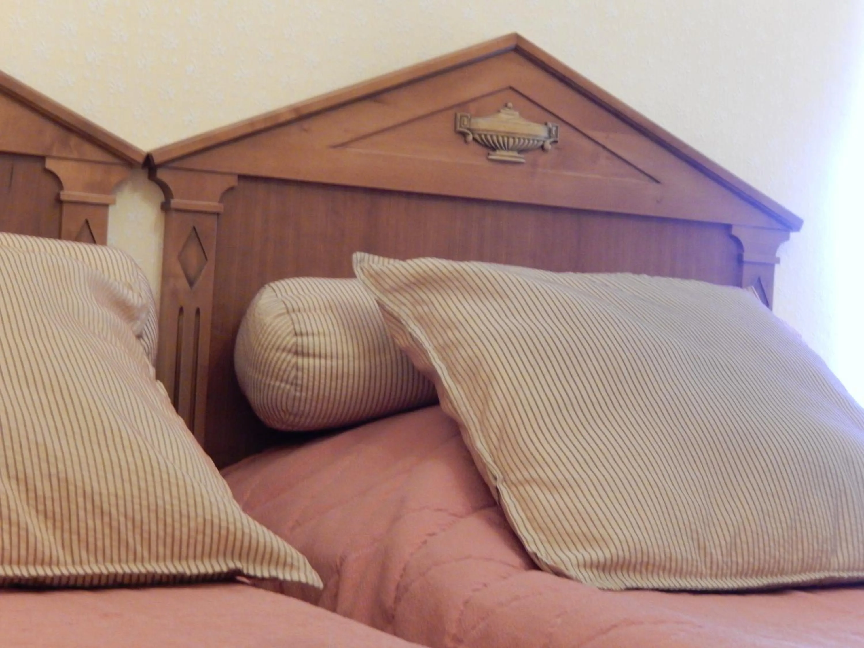 Bedroom, Bed in Logis Hôtel & Restaurant du Chemin des Dames