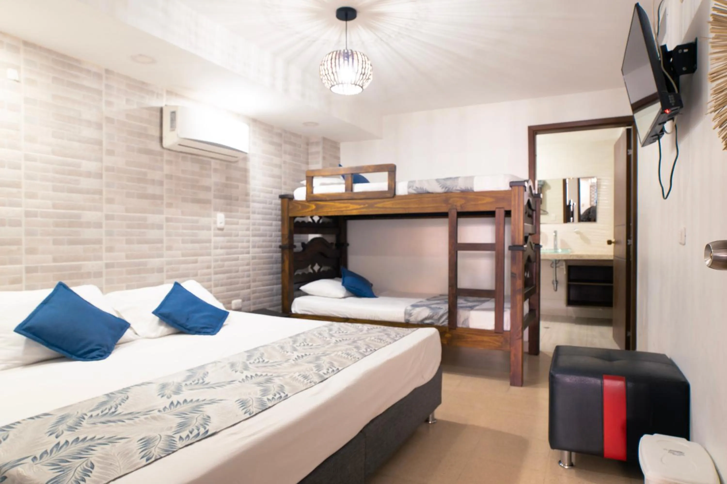 Bed in Hotel Riviera Plaza