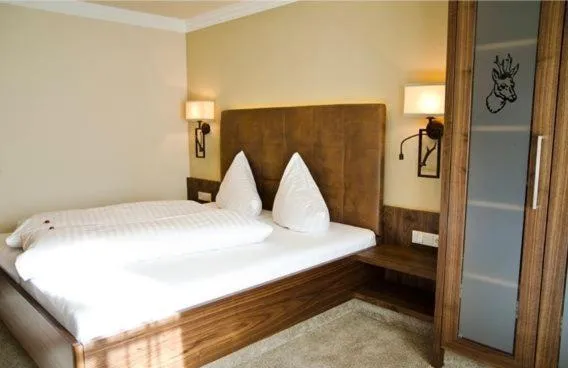 Photo of the whole room, Bed in Hotel Garni Caroline