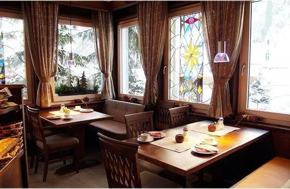 Restaurant/places to eat in Hotel Garni Caroline