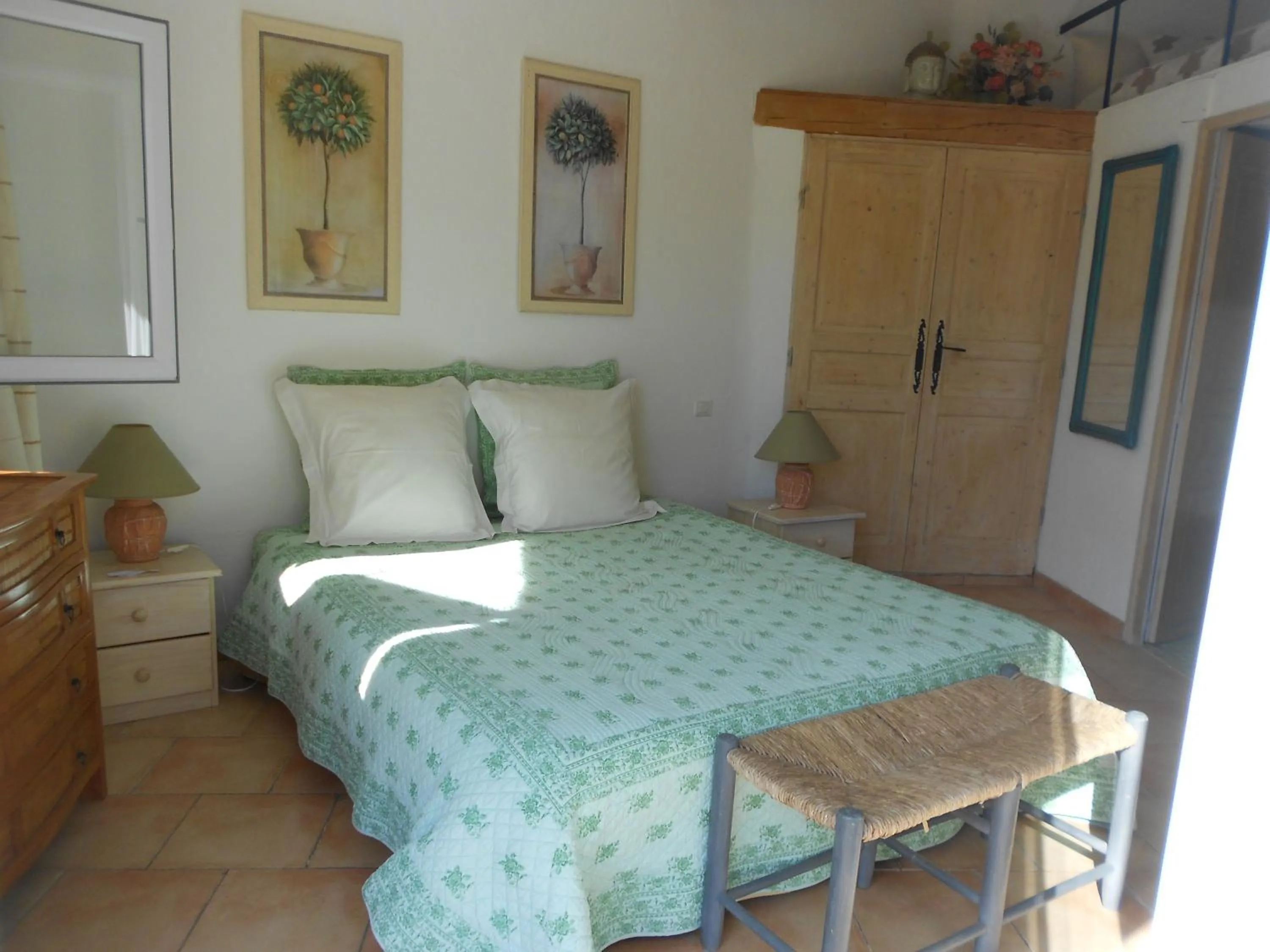 Photo of the whole room, Bed in Le Mas de FRAYERE