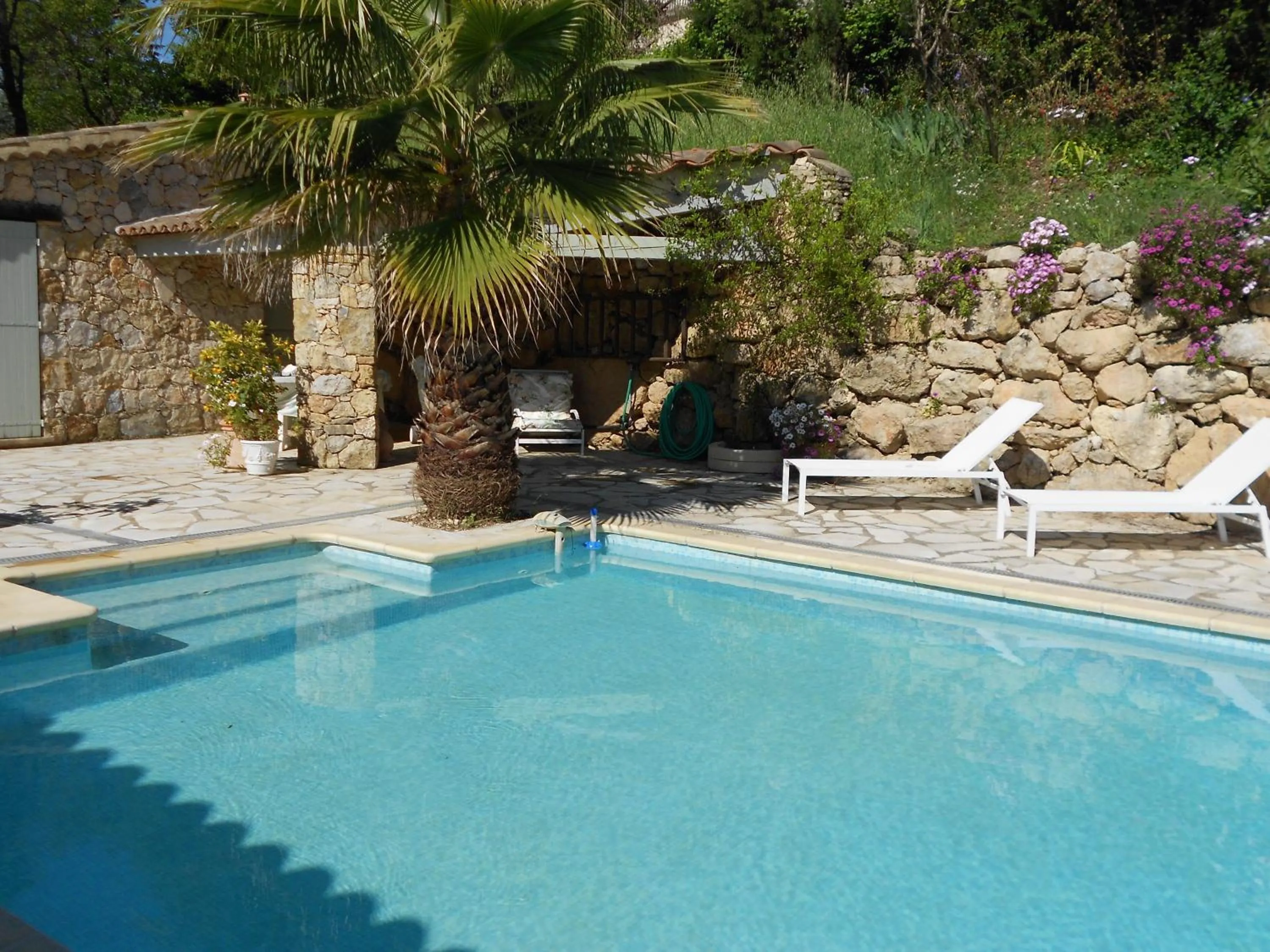 Garden in Le Mas de FRAYERE