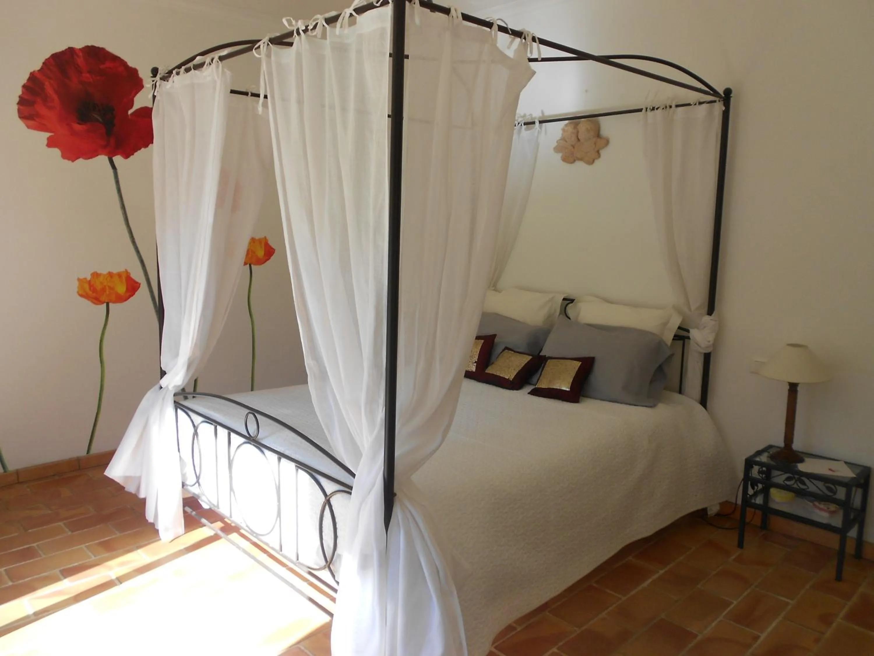 Bed in Le Mas de FRAYERE