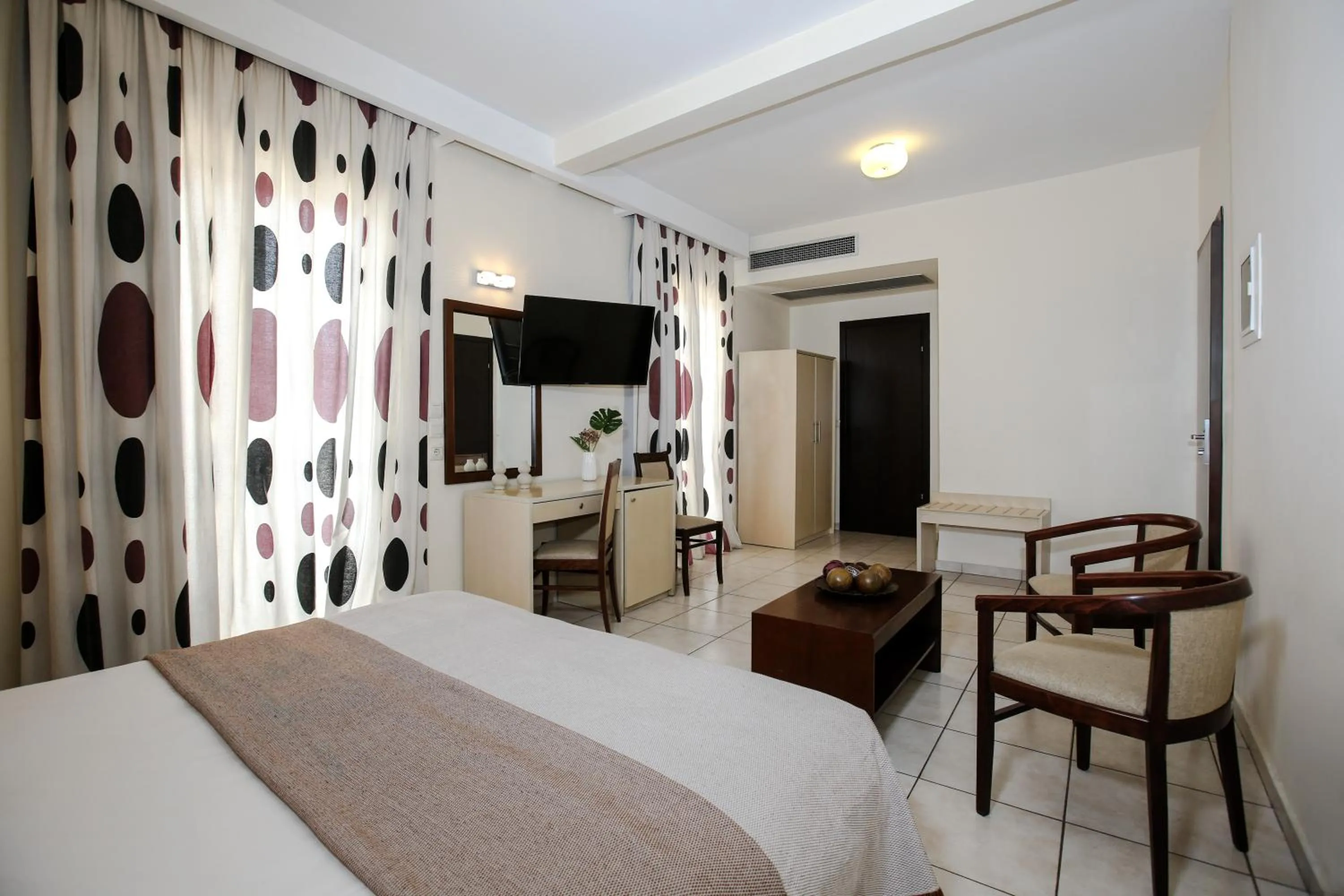 Photo of the whole room, Bed in Hotel Astron