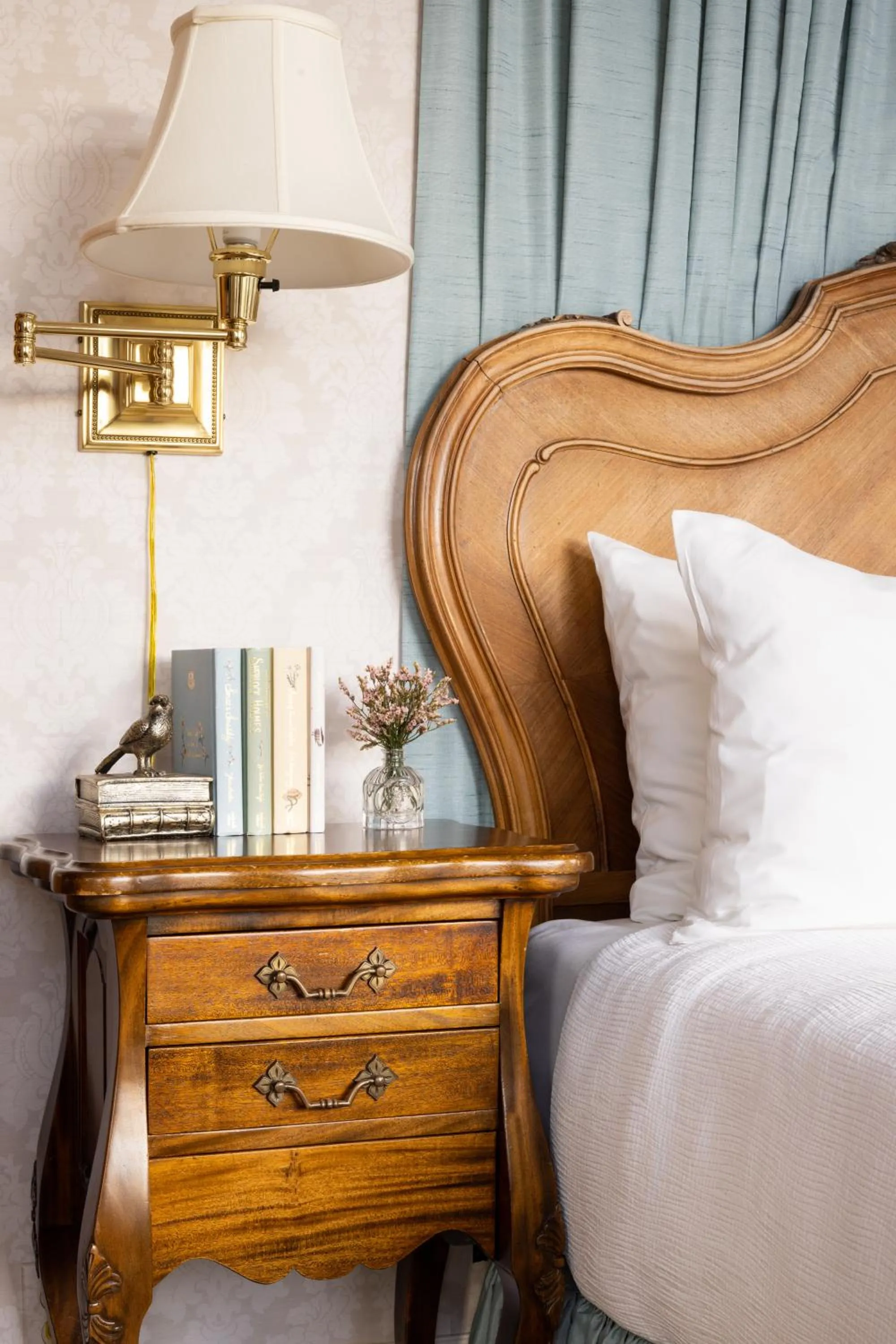 Bed in Seven Gables Inn on Monterey Bay, A Kirkwood Collection Hotel