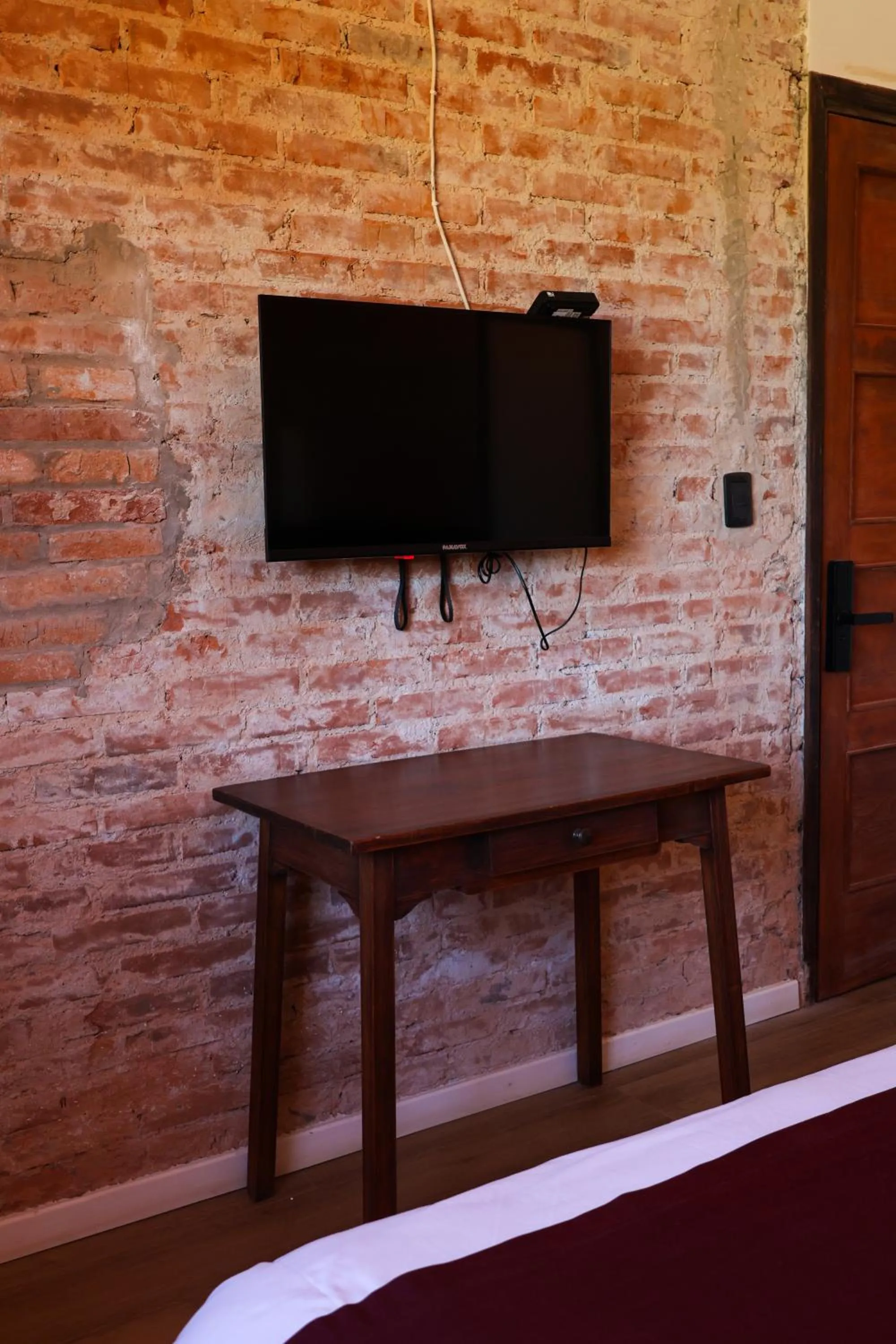 TV and multimedia in Hosteria Del Pescador