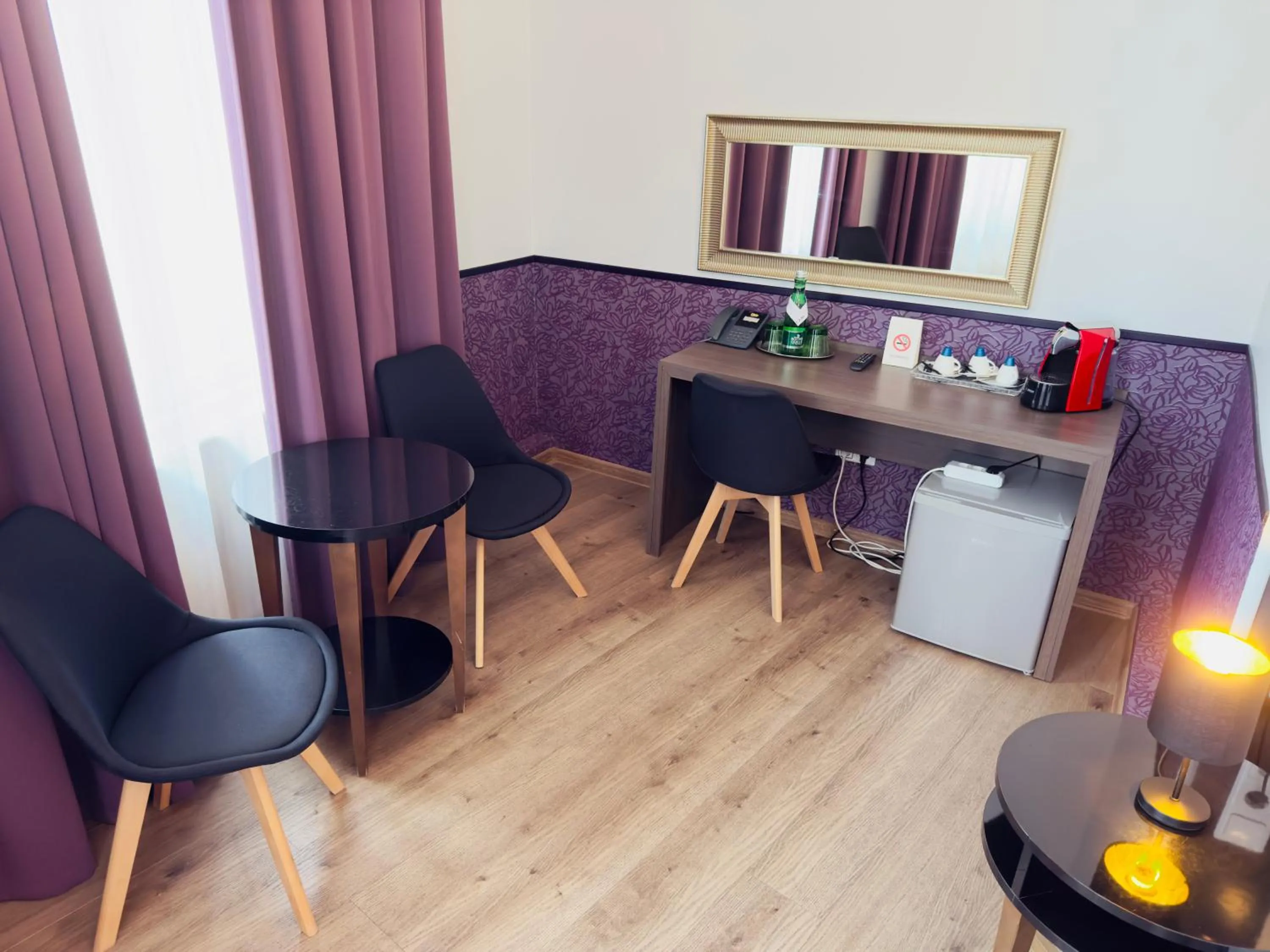 Photo of the whole room in Hotel Pension Baron am Schottentor