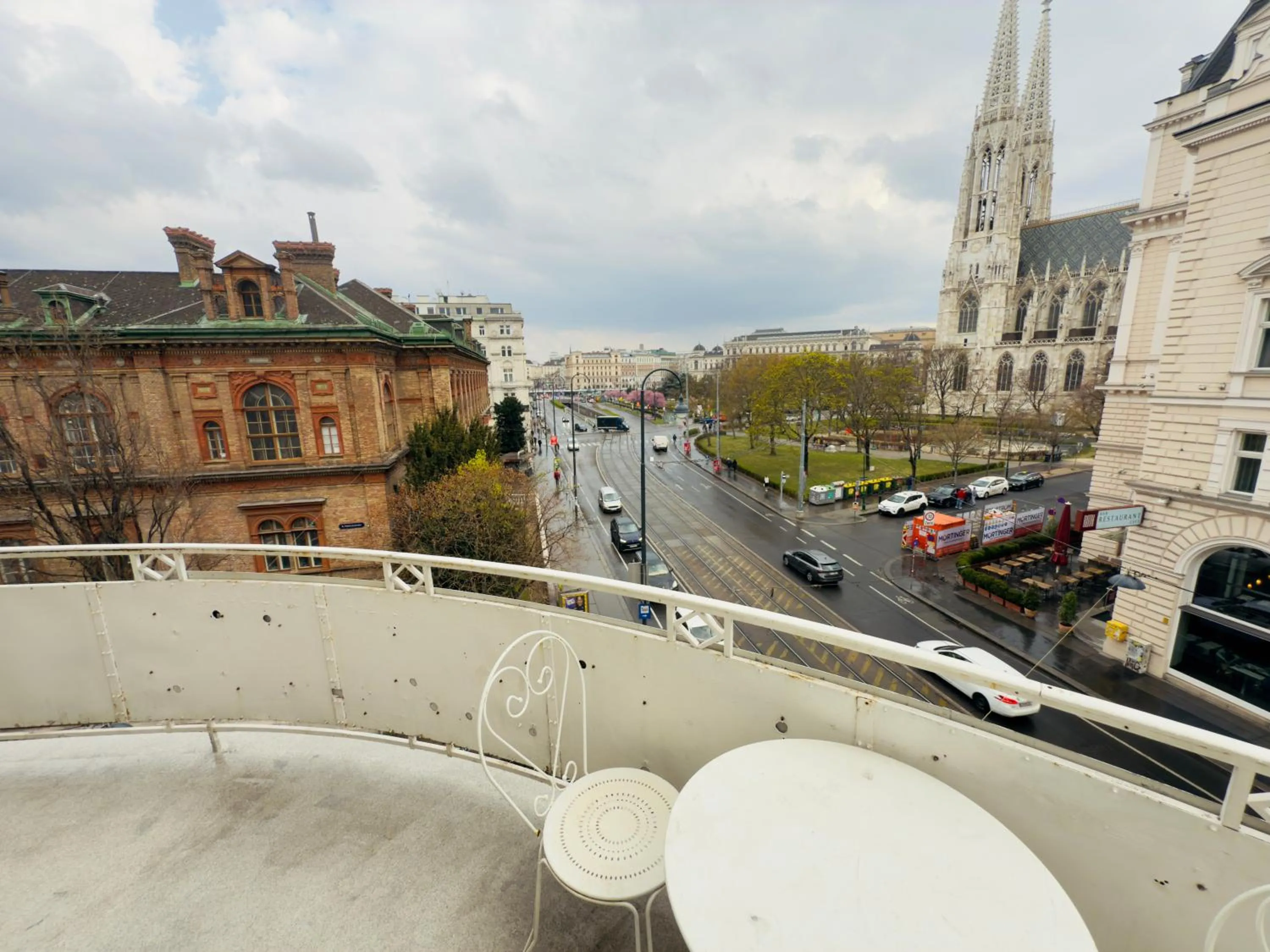 City view in Hotel Pension Baron am Schottentor