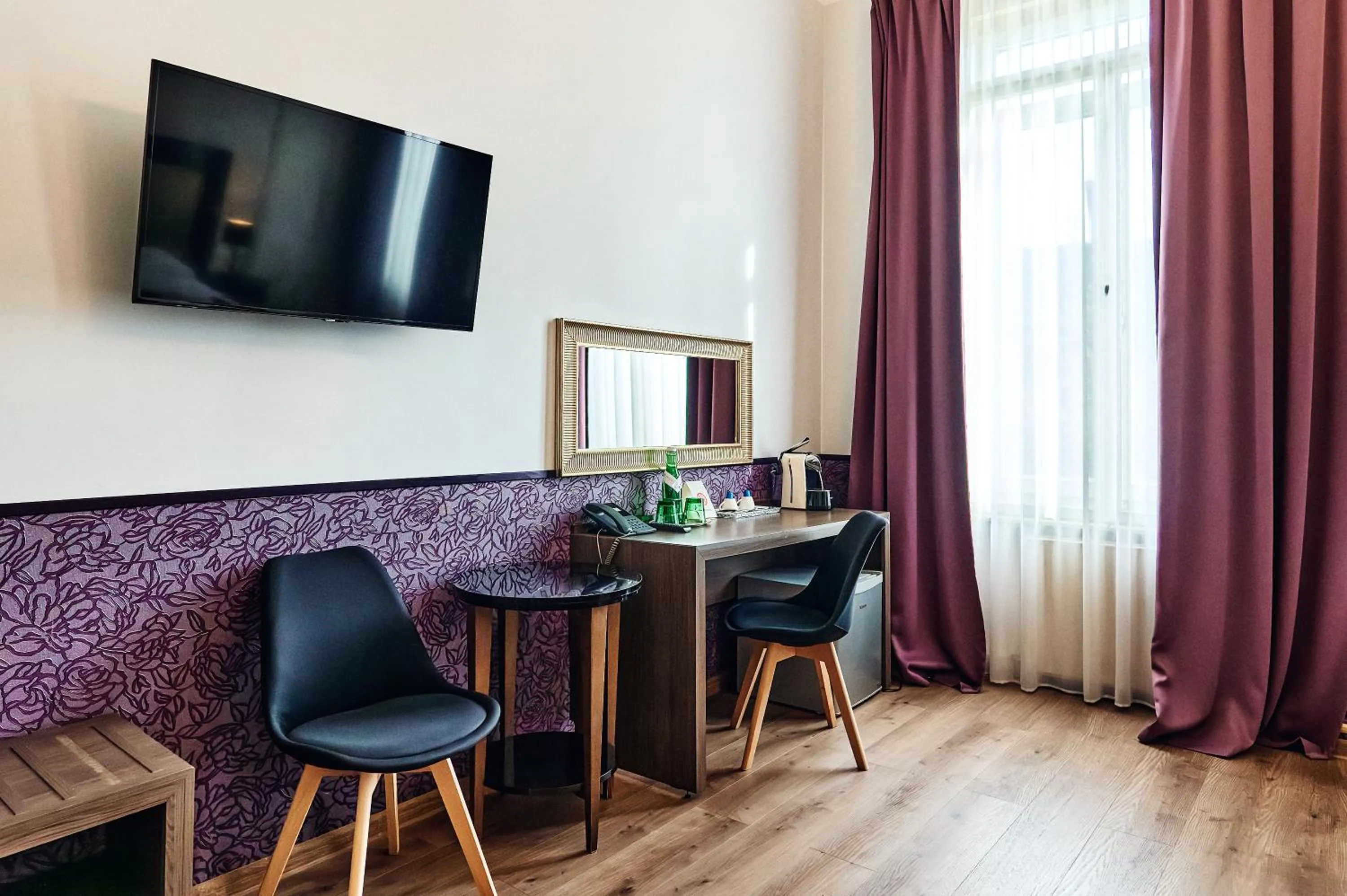 TV and multimedia in Hotel Pension Baron am Schottentor