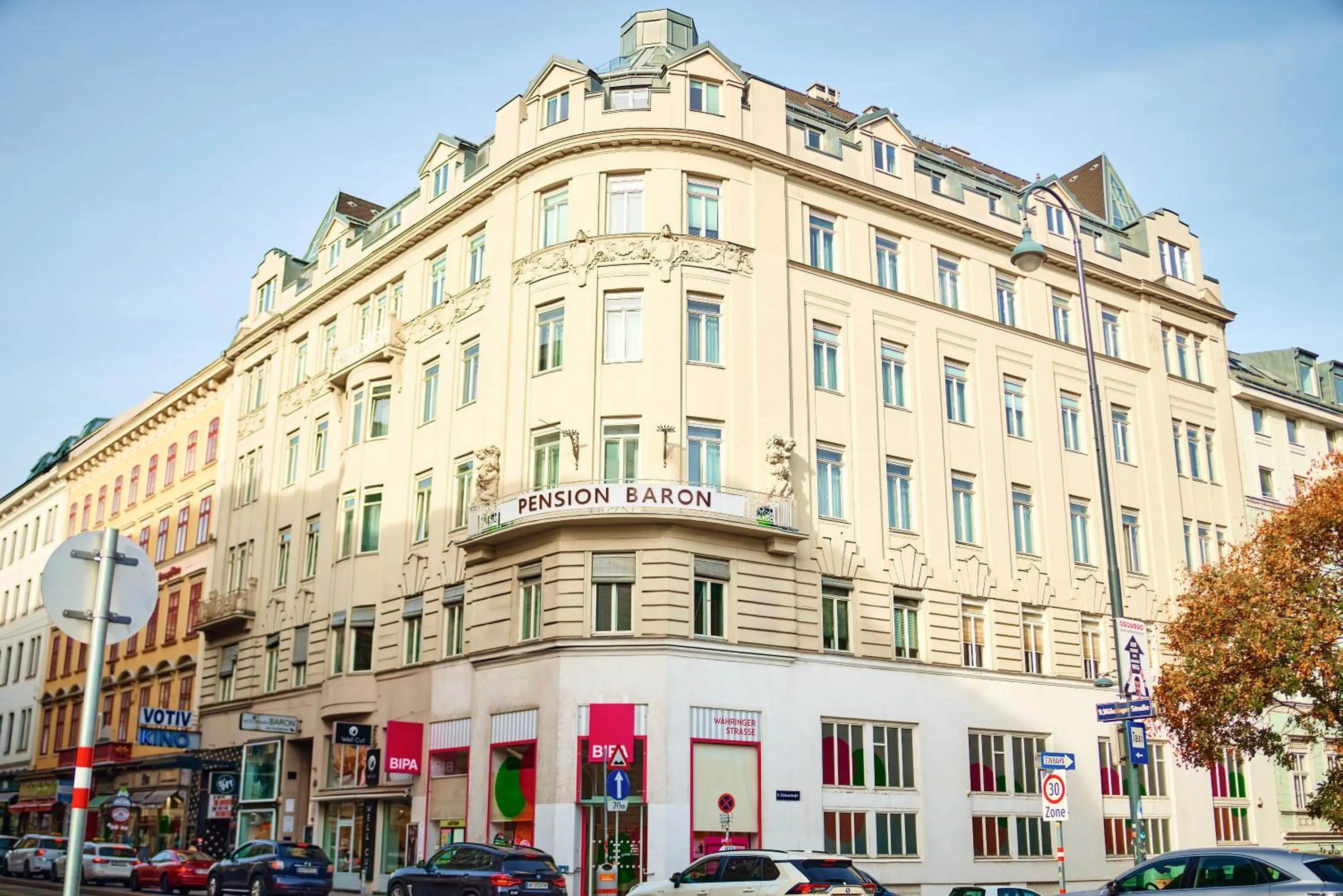 Property building in Hotel Pension Baron am Schottentor