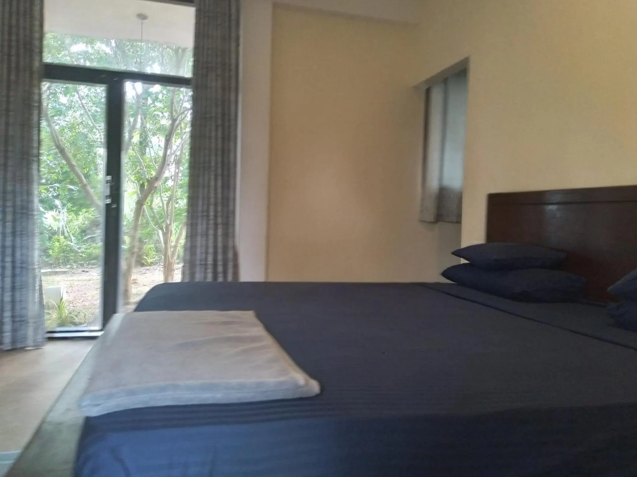 Property building, Bed in Lake Bliss