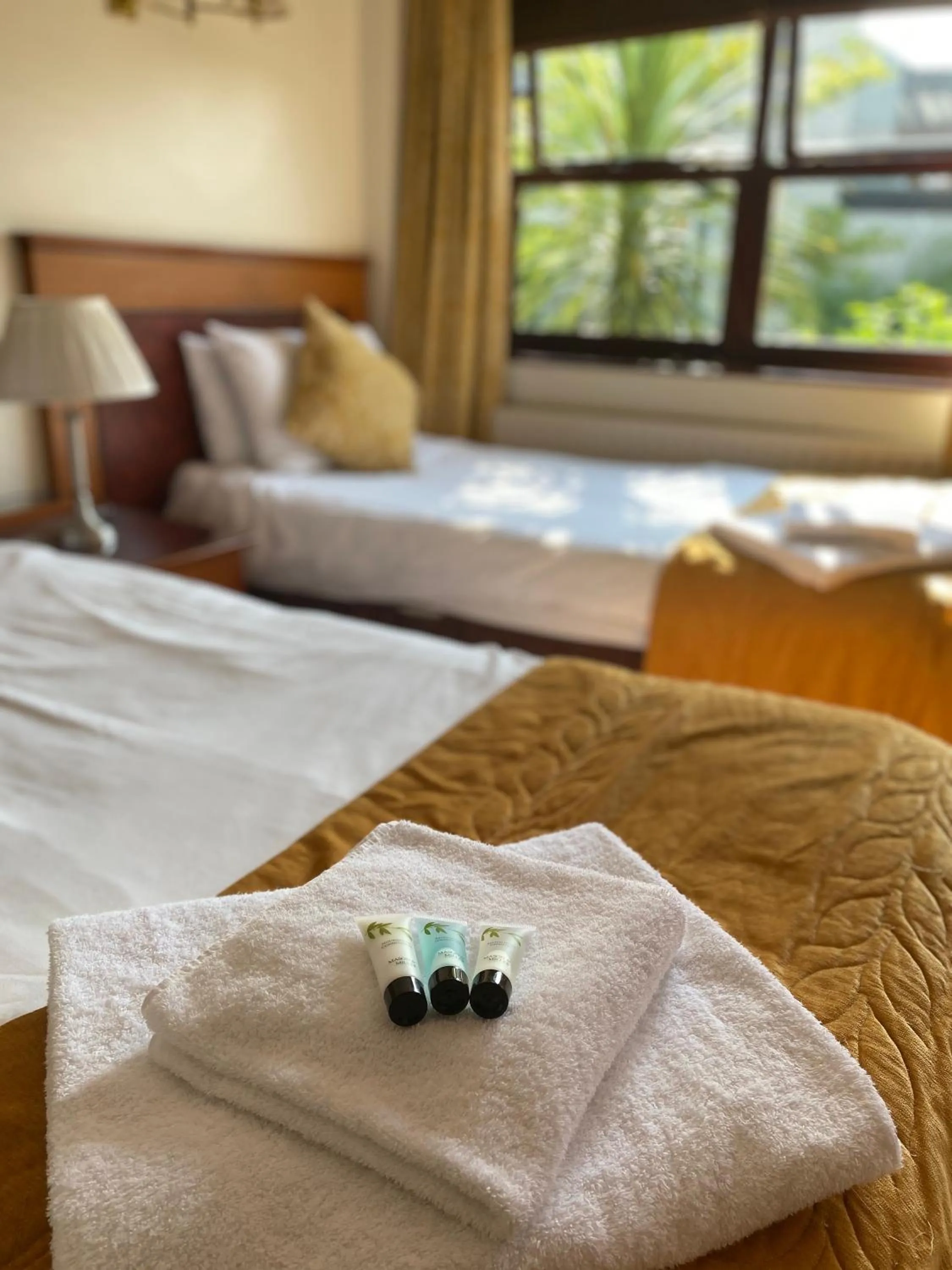 Bed in The Whistle and Flute