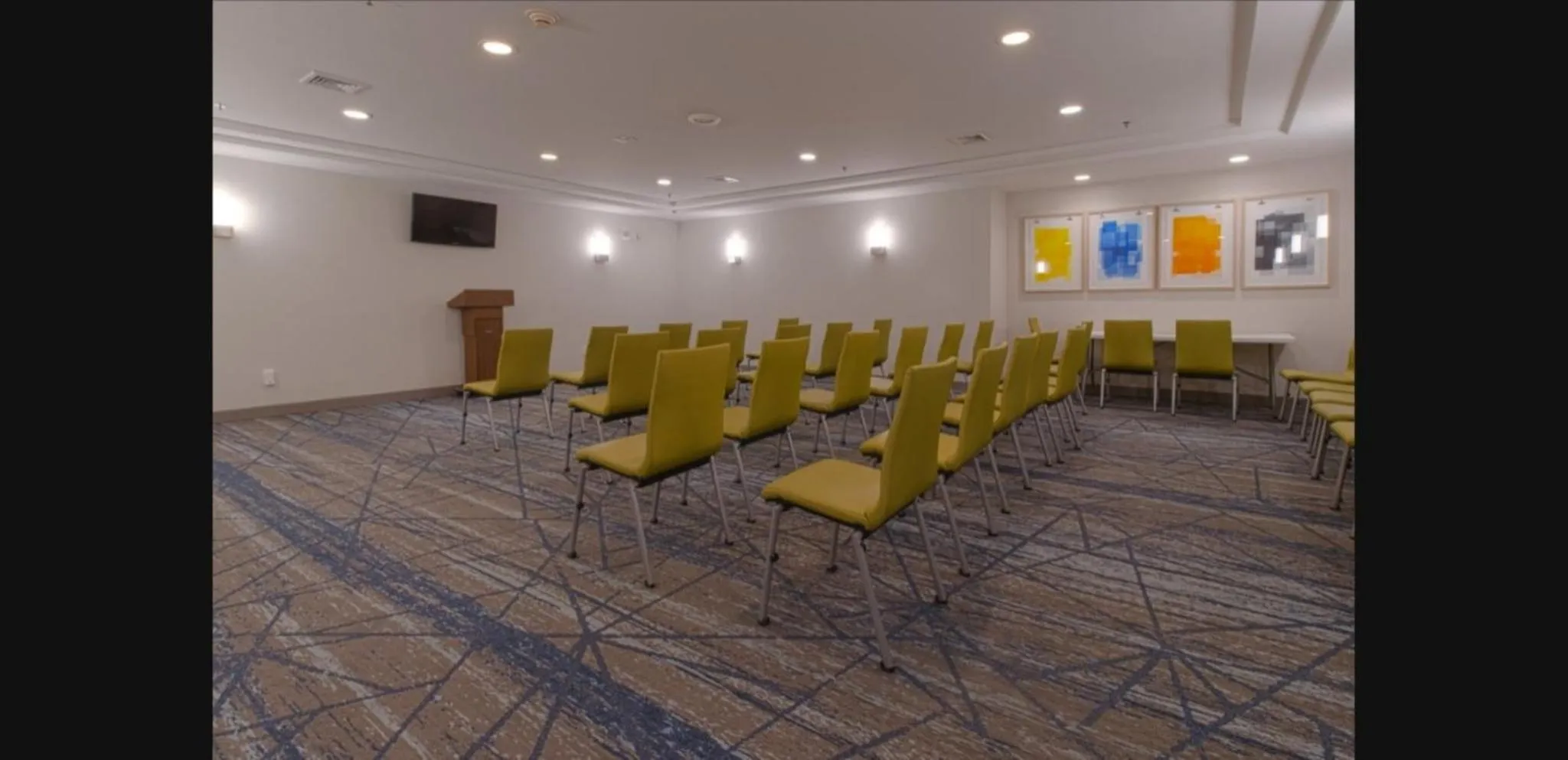 Meeting/conference room in Holiday Inn Express Hartford-Newington by IHG