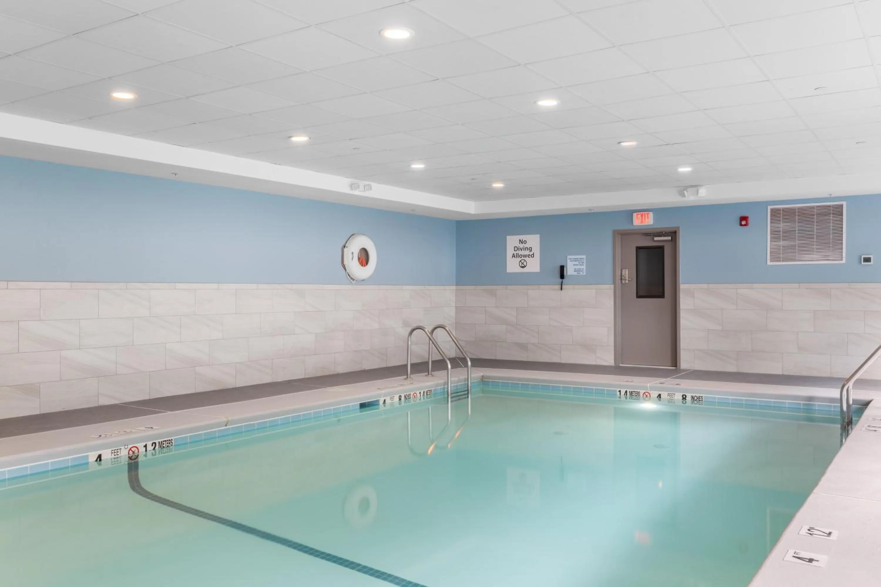 Swimming pool in Holiday Inn Express Hartford-Newington by IHG