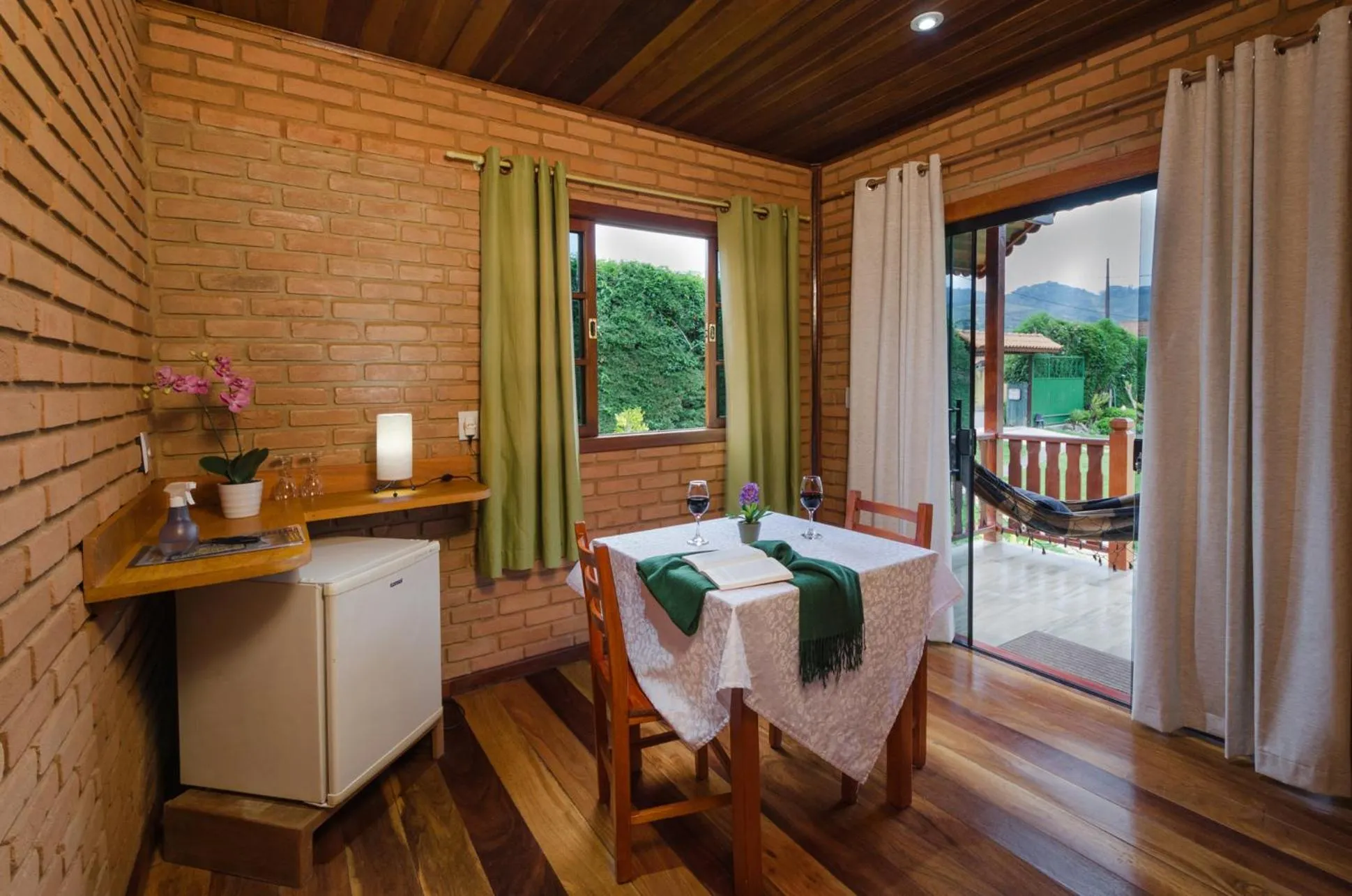 Dining area, Bed in Pousada Vista Bonita