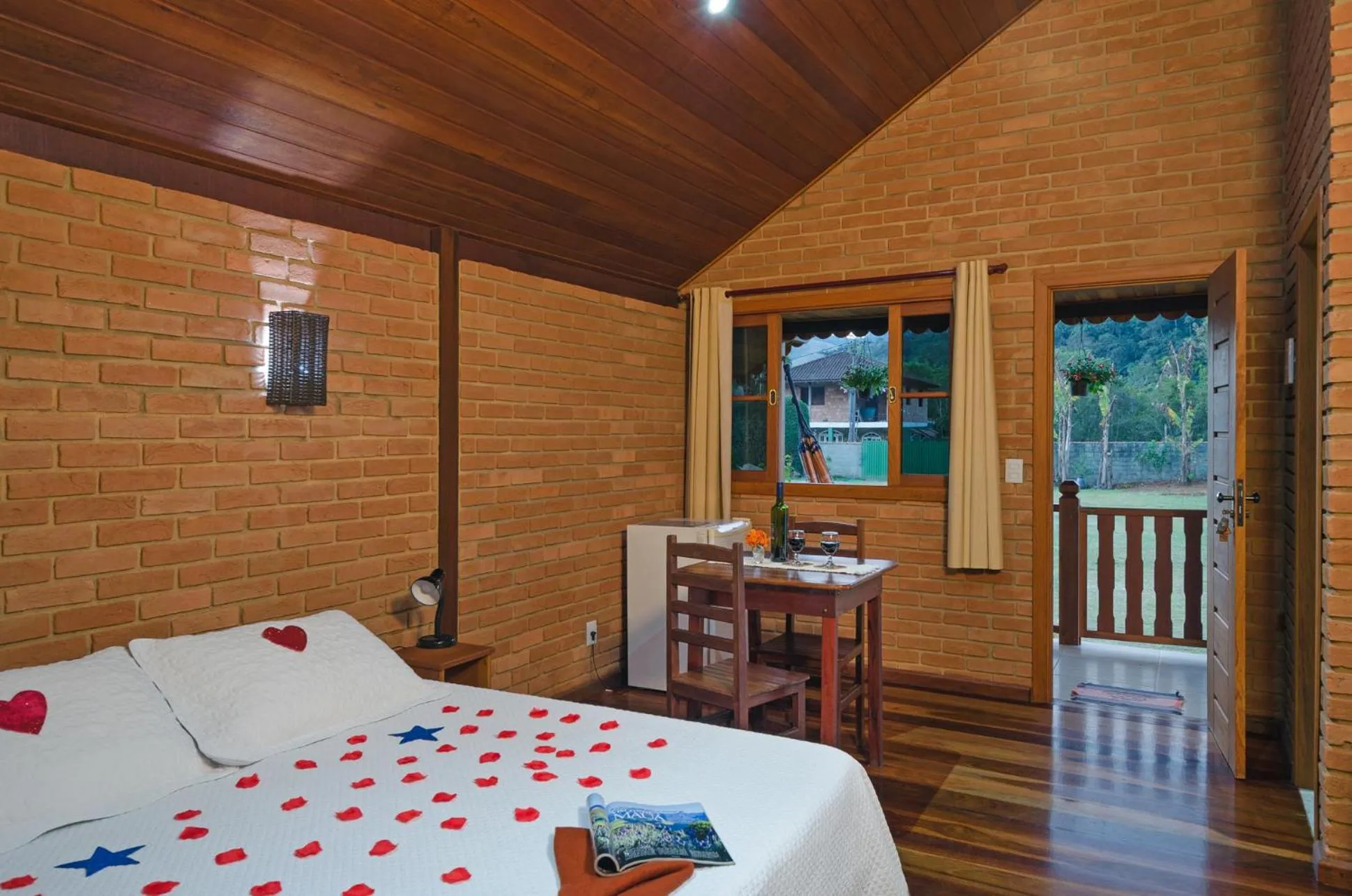 Photo of the whole room, Bed in Pousada Vista Bonita